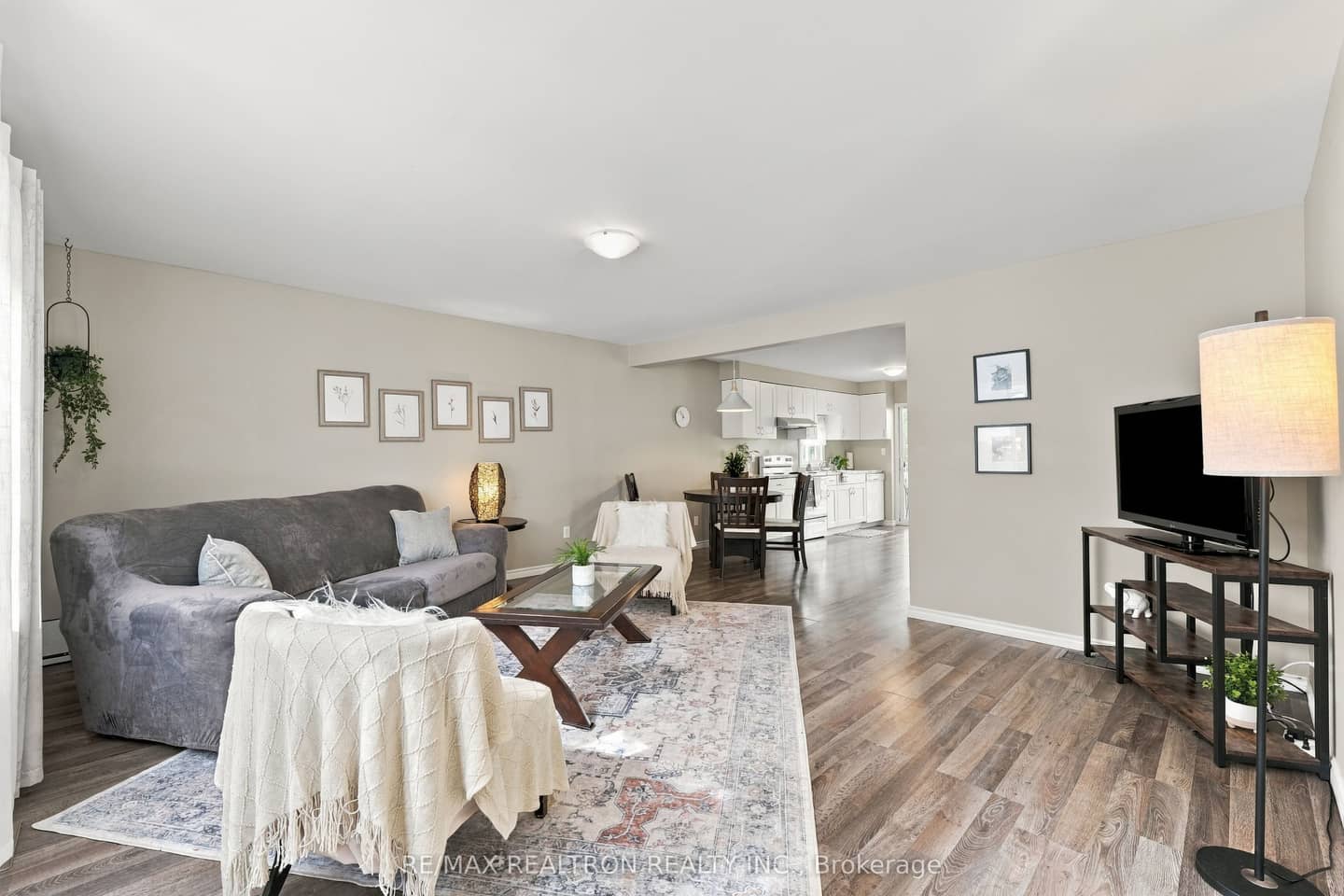 268 Kenwood Avenue, Georgina, ON L4P 2X5