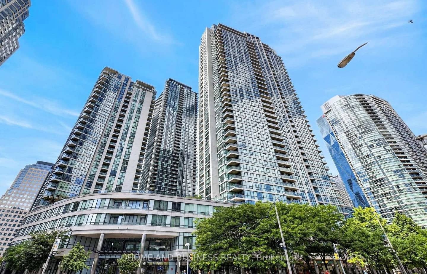 12 Yonge Street 1505, Toronto, ON M5E 1Z9