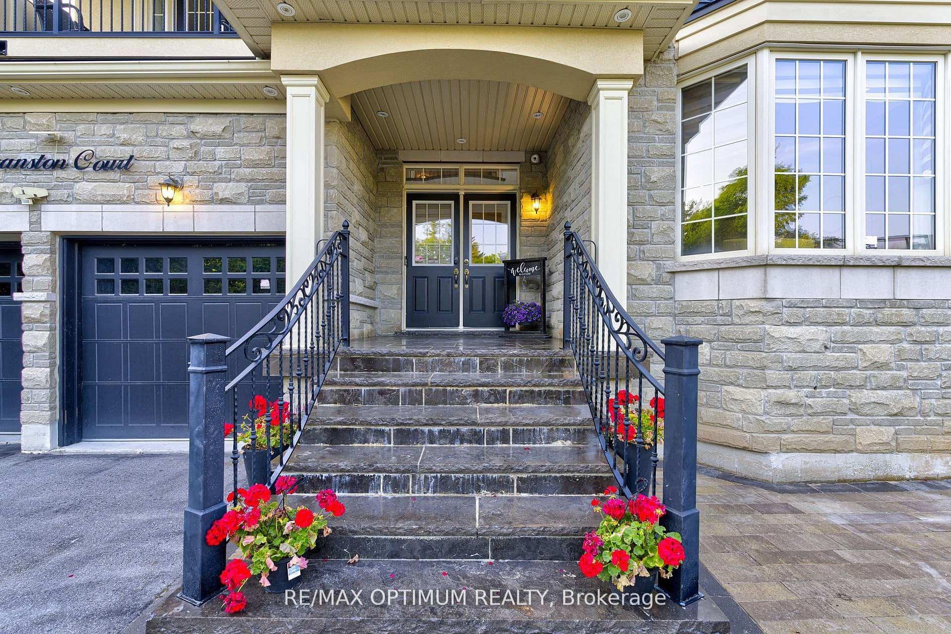 18 Deanston Court, Brampton, ON L6X 2Z7