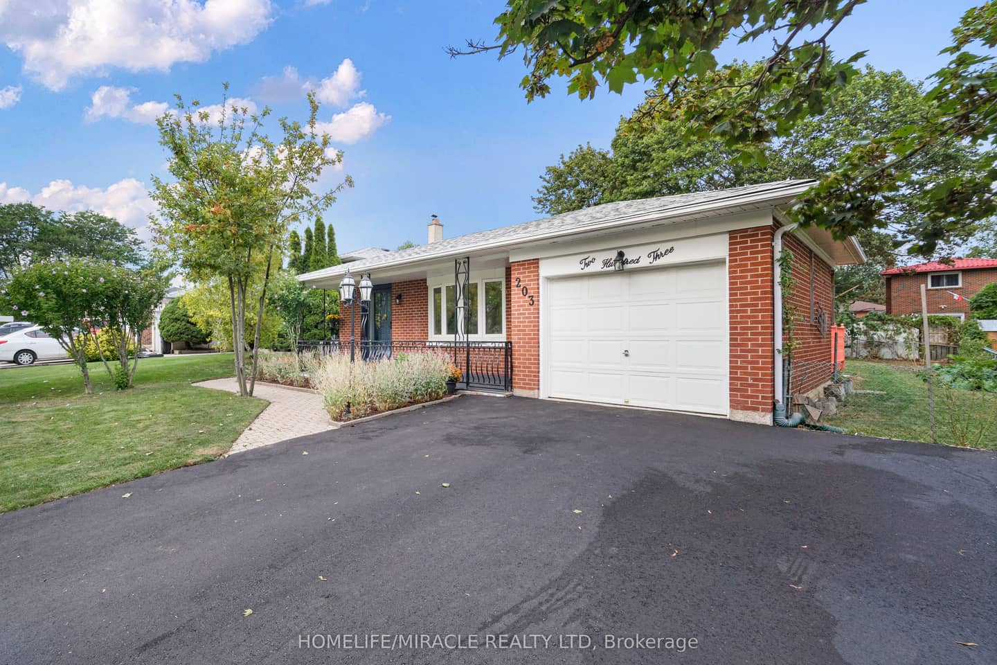 203 Centennial Road, Toronto, ON M1C 2A2