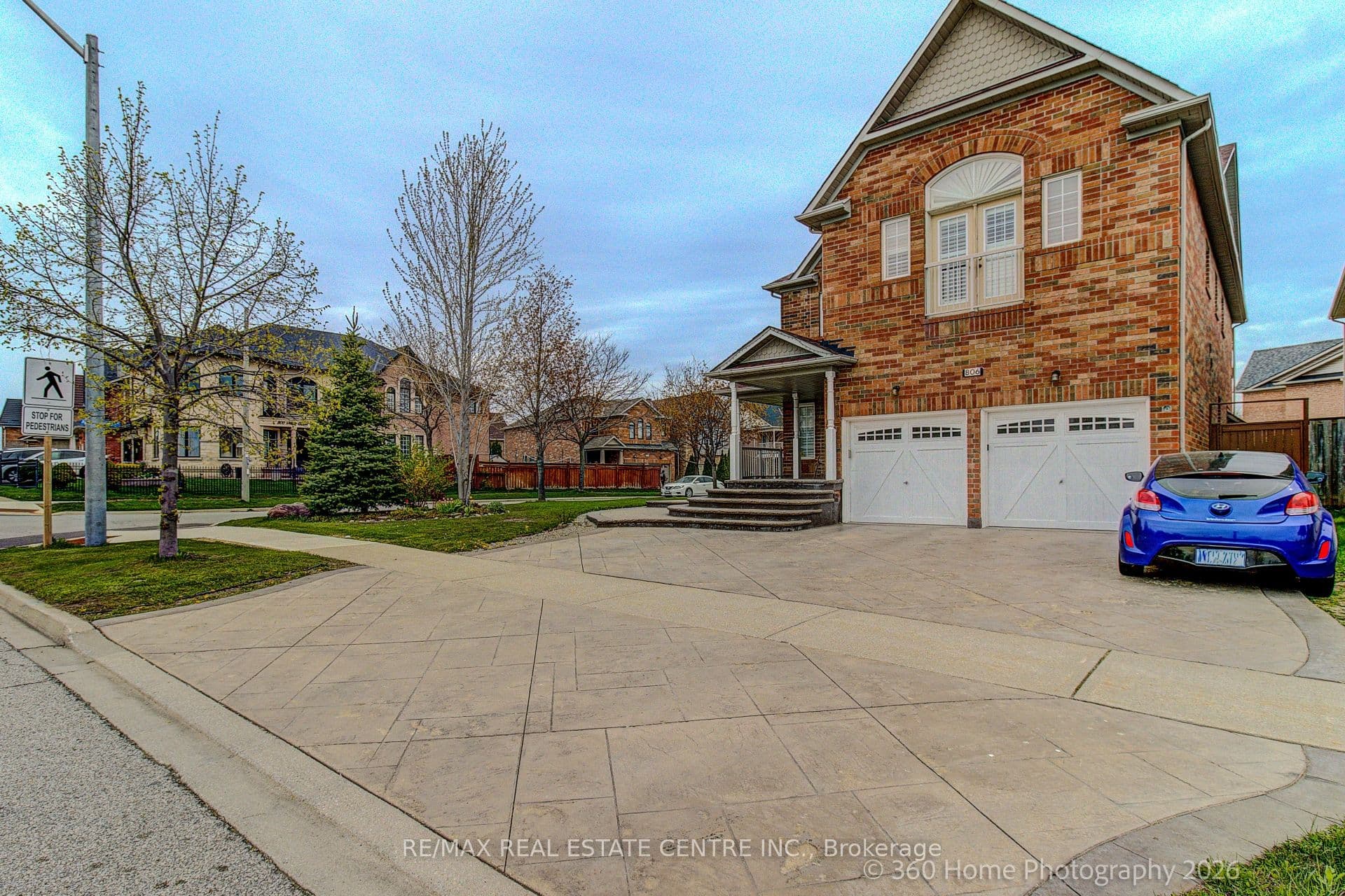 806 White Clover Way, Mississauga, ON L5V 3C5