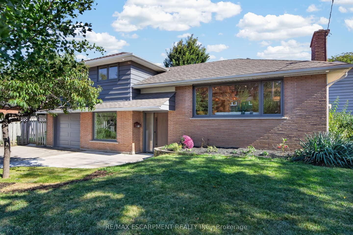 3028 Eva Drive, Burlington, ON L7N 2K4