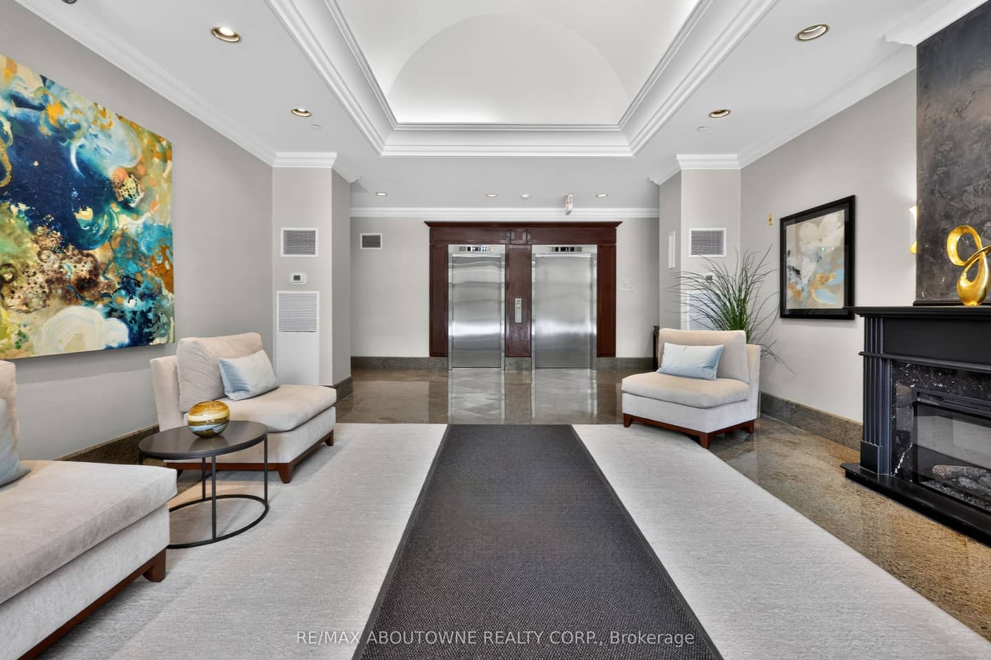 221 Robinson Street 211, Oakville, ON L6J 7N9