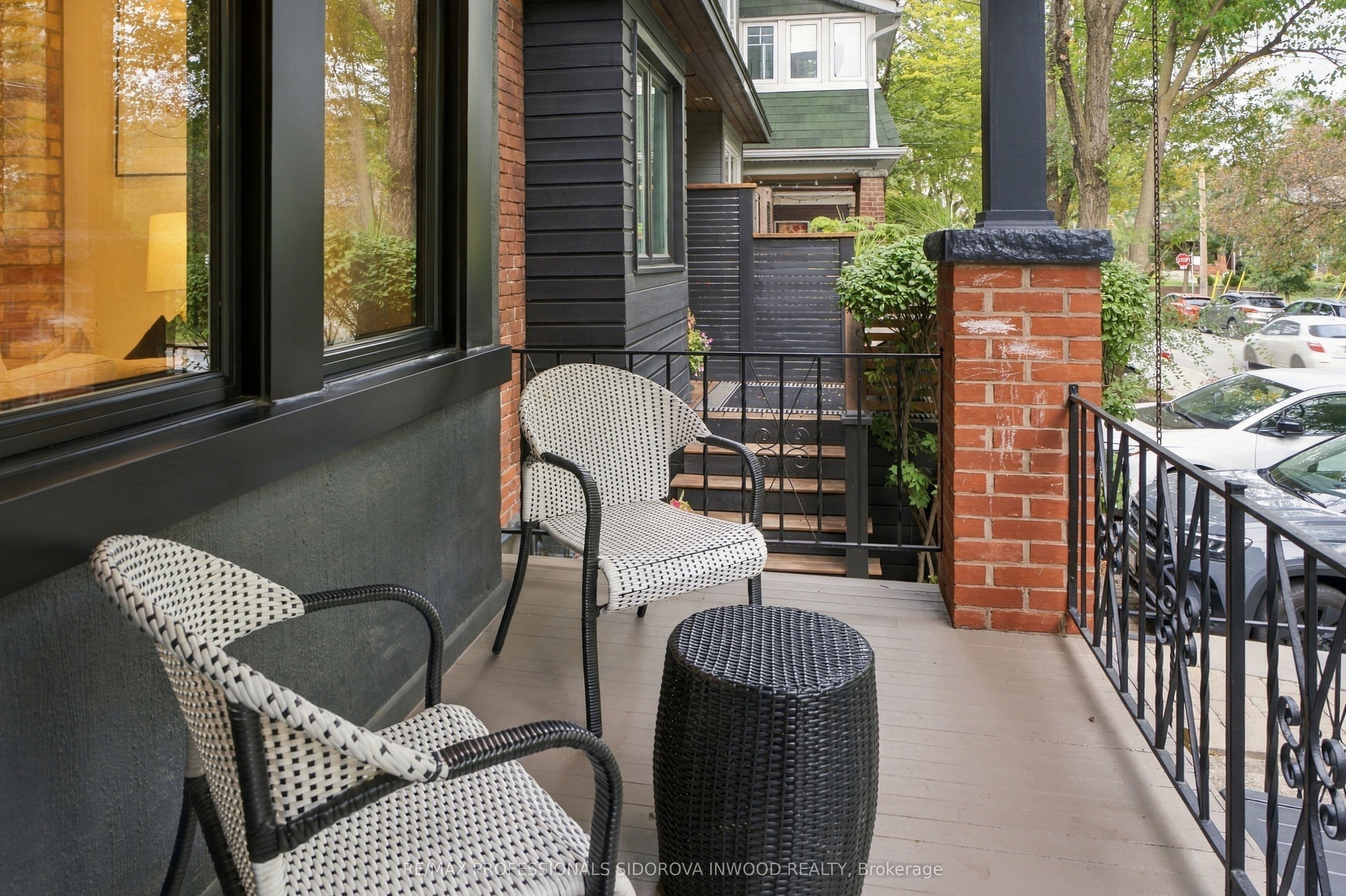 266 Glenlake Avenue, Toronto, ON M6P 1G1