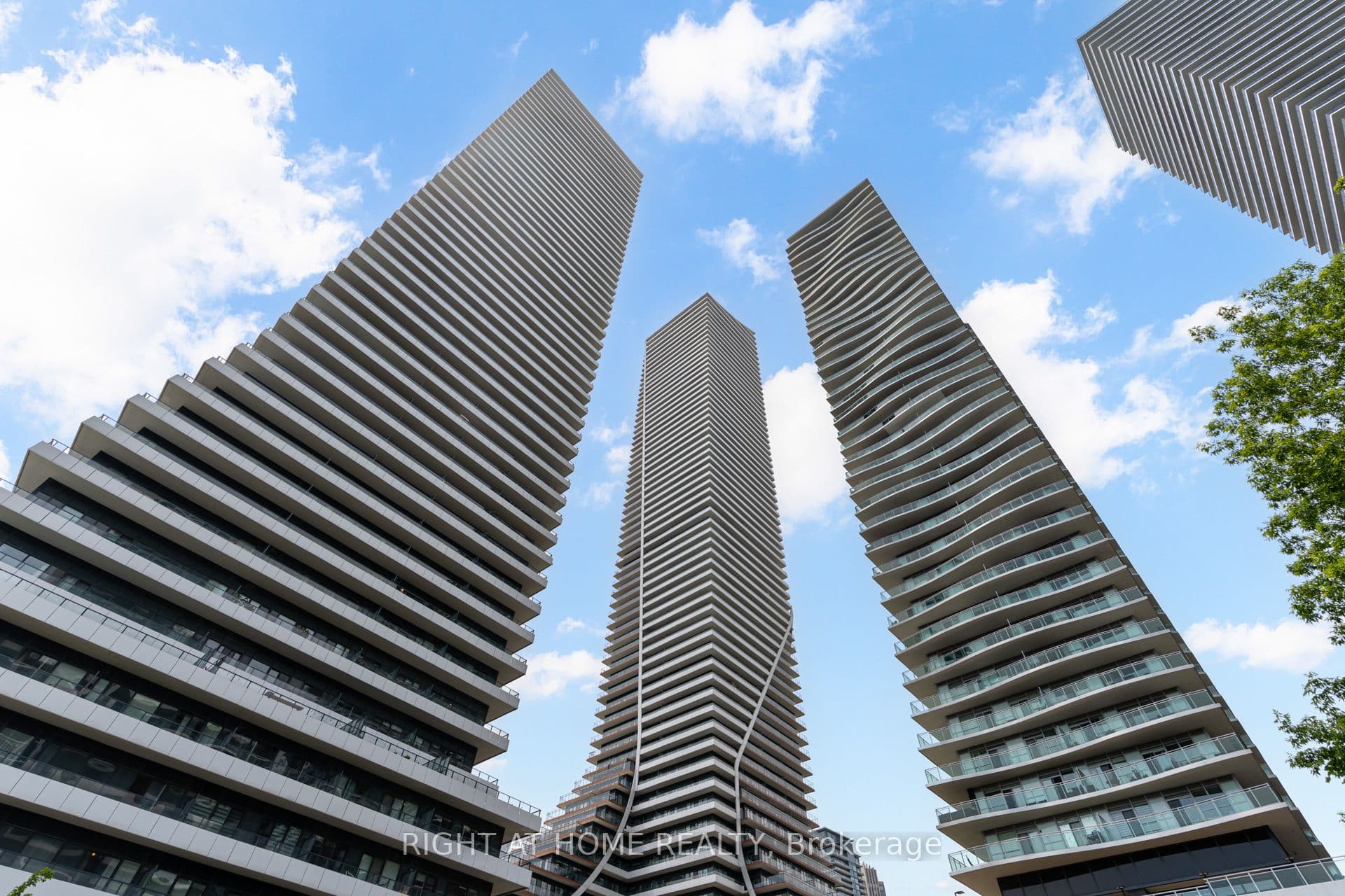 30 Shore Breeze Drive 1413, Toronto, ON M8V 0J1