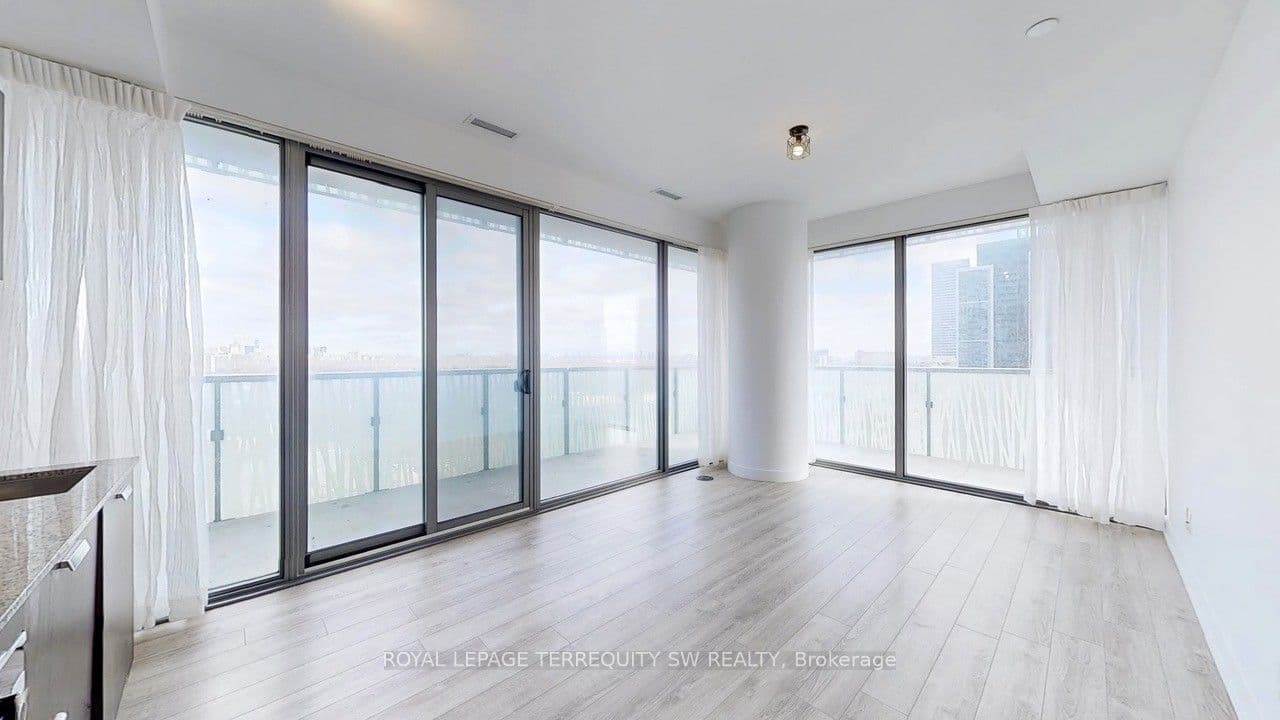 50 Charles Street E 2712, Toronto, ON M4Y 0C3