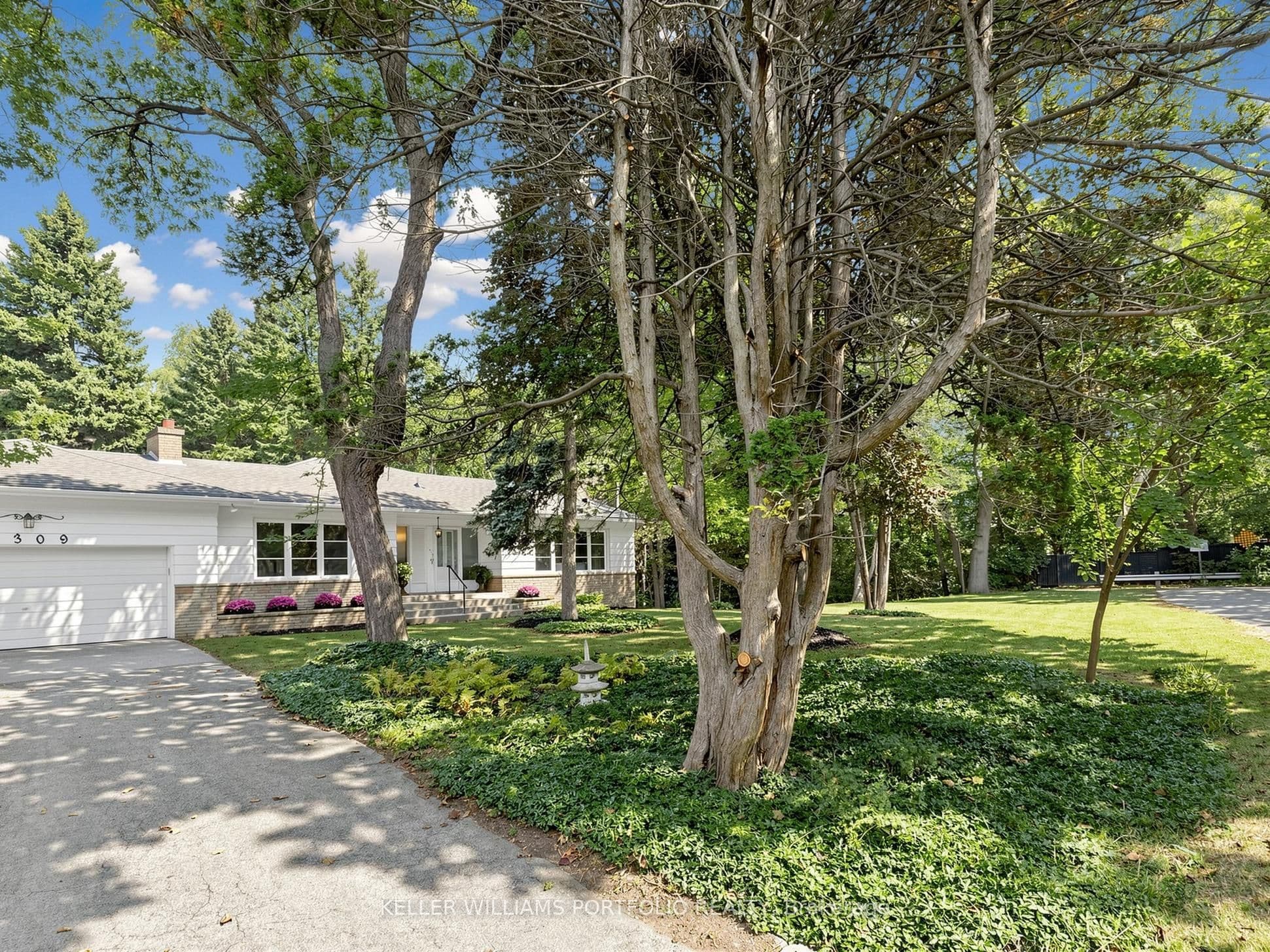 1309 Martley Drive E, Mississauga, ON L5H 1N9