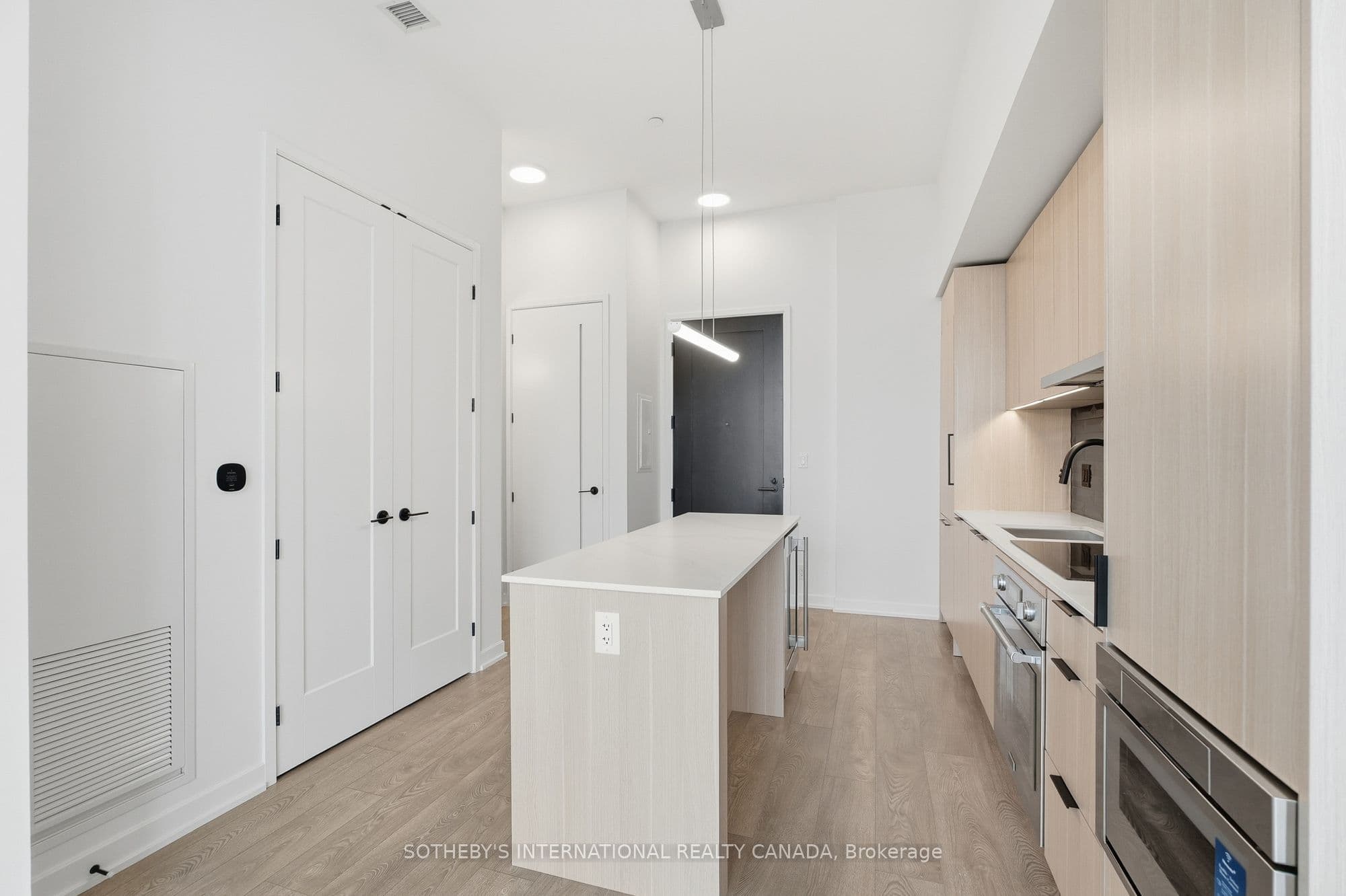 88 Bathurst Street PH01, Toronto, ON M5V 0W8