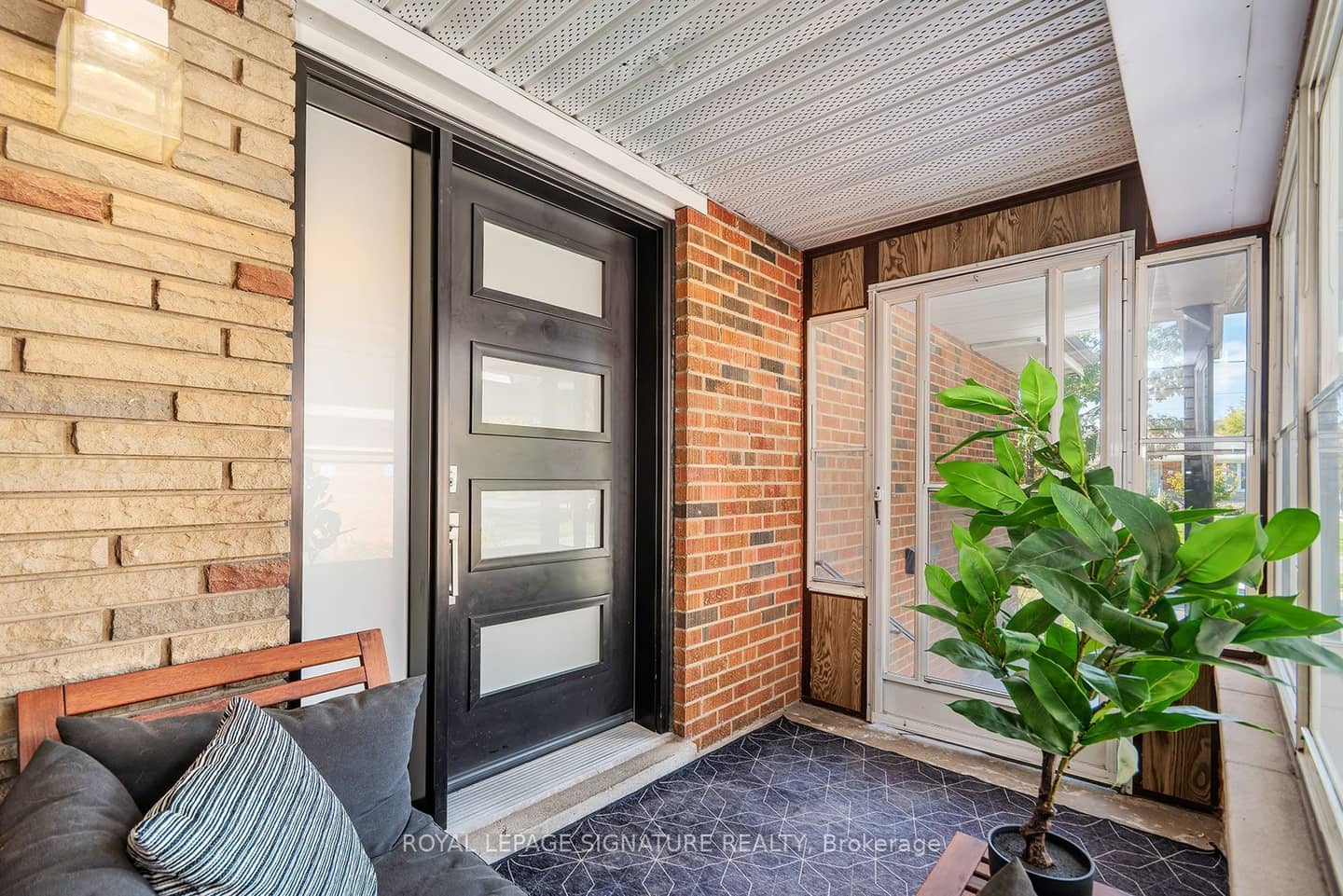 11 Koos Road, Toronto, ON M9C 1W4