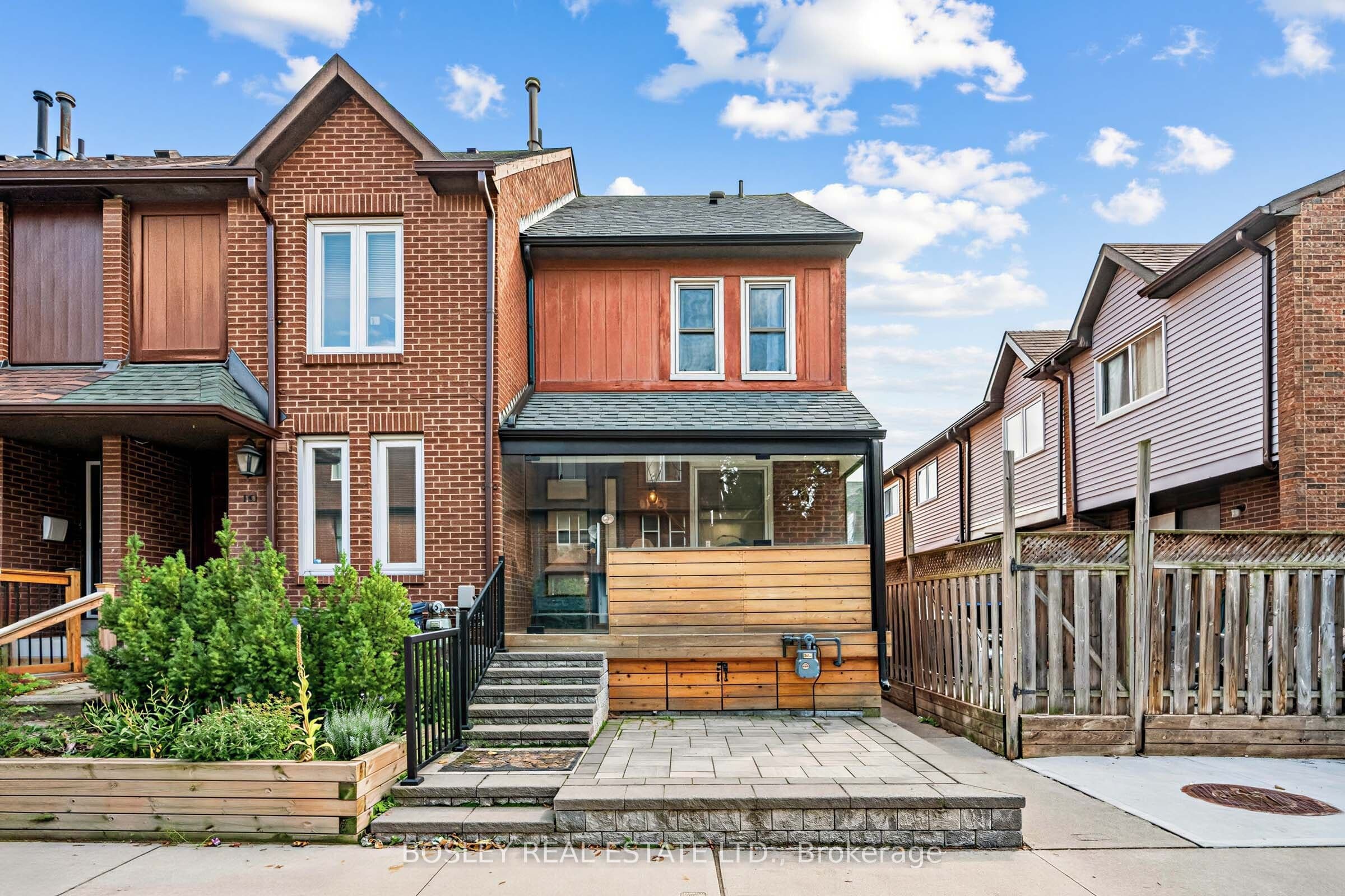 153 Lambertlodge Avenue, Toronto, ON M6G 3X4