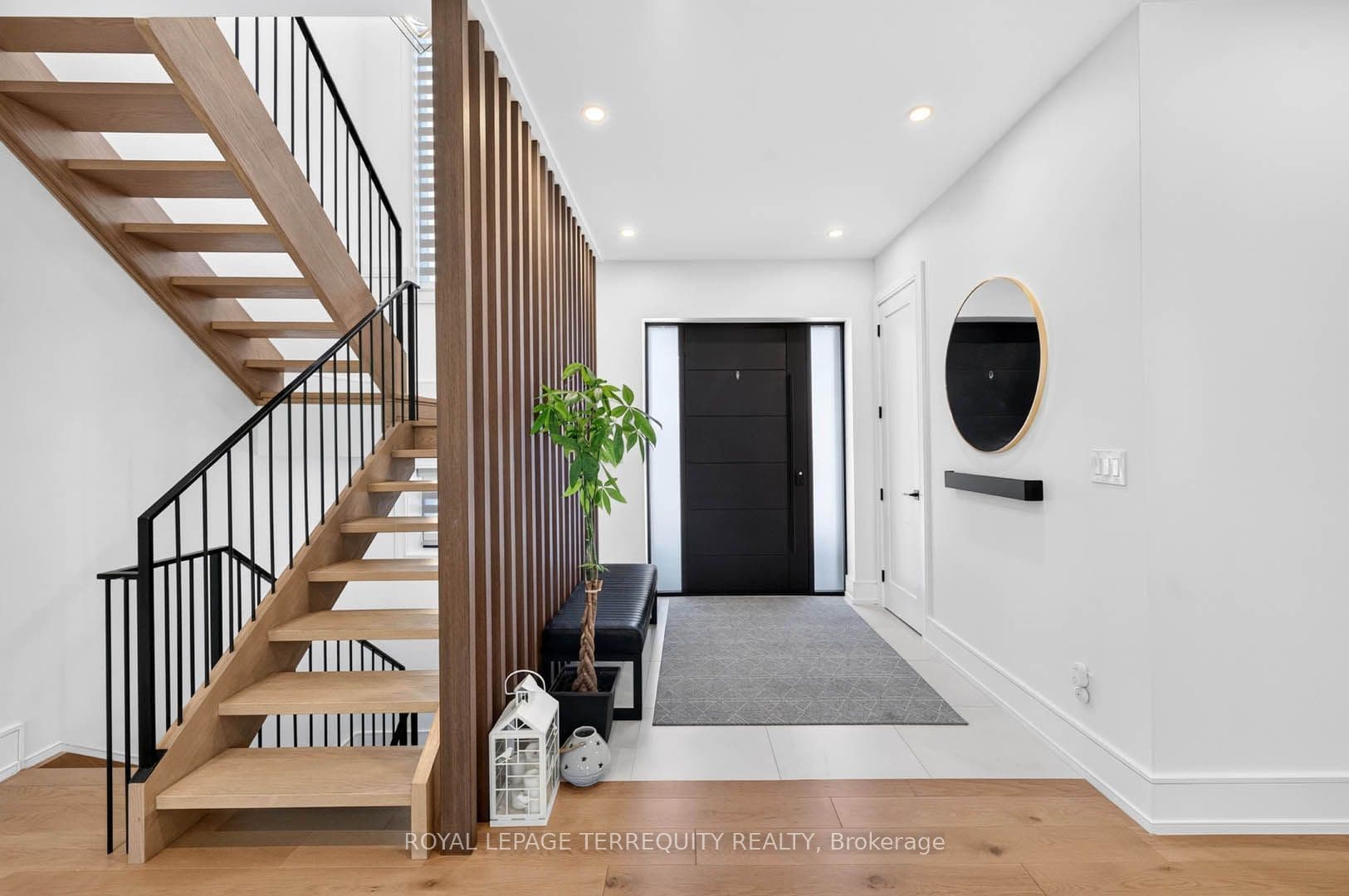 35 Tottenham Road, Toronto, ON M3C 2J5