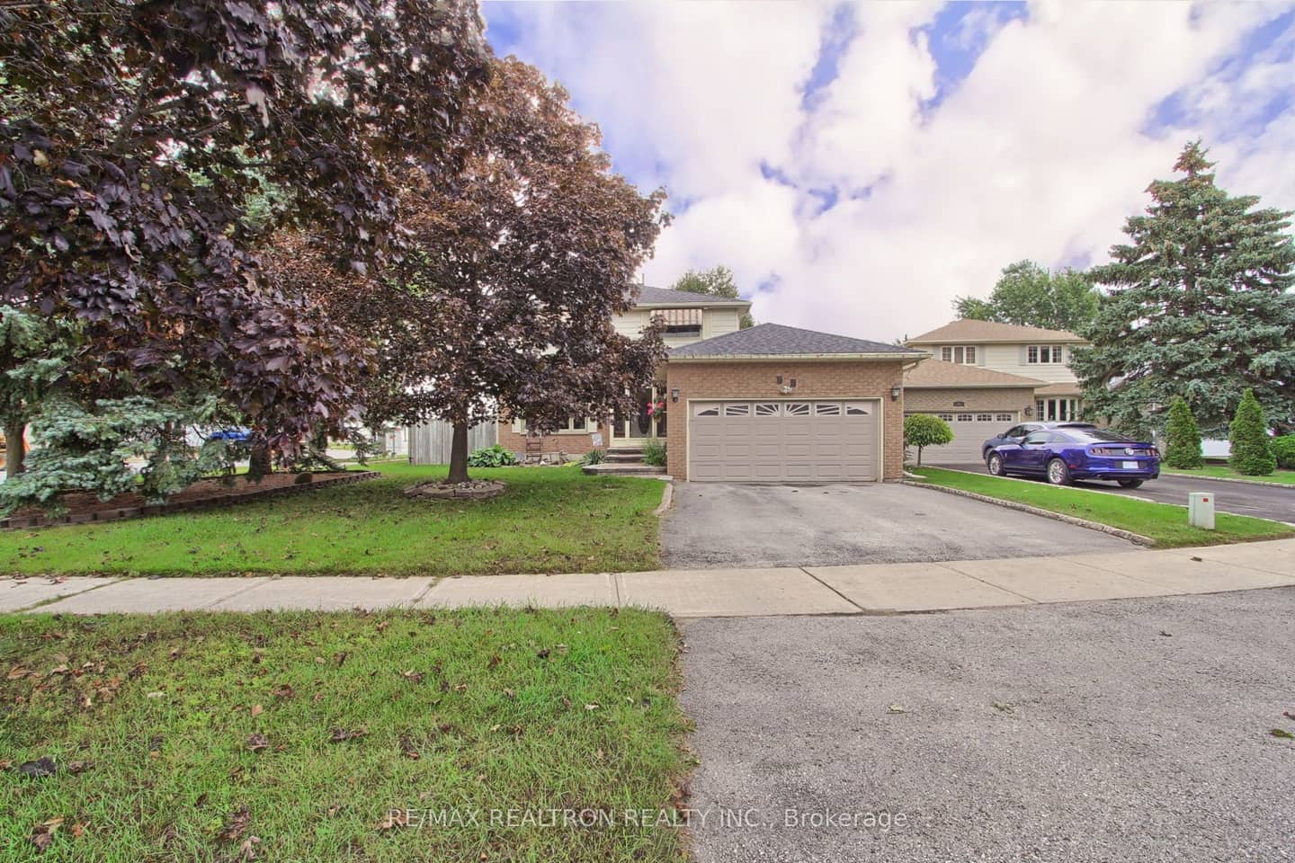 55 Redcastle Crescent, Georgina, ON L4P 3M2