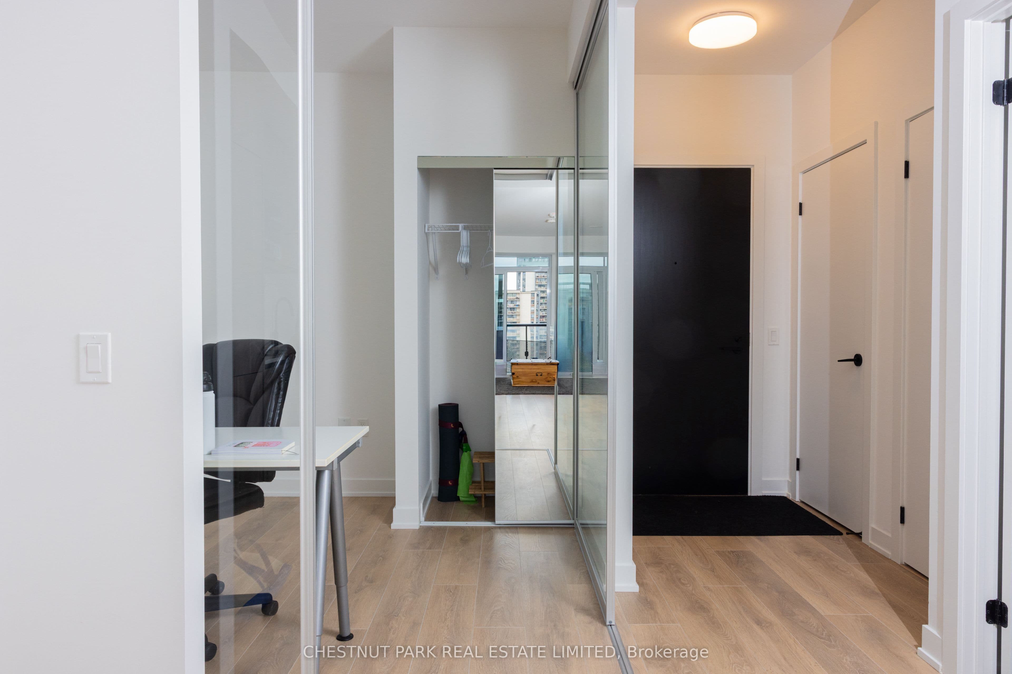 117 Broadway Avenue 1807, Toronto, ON M4P 1V3