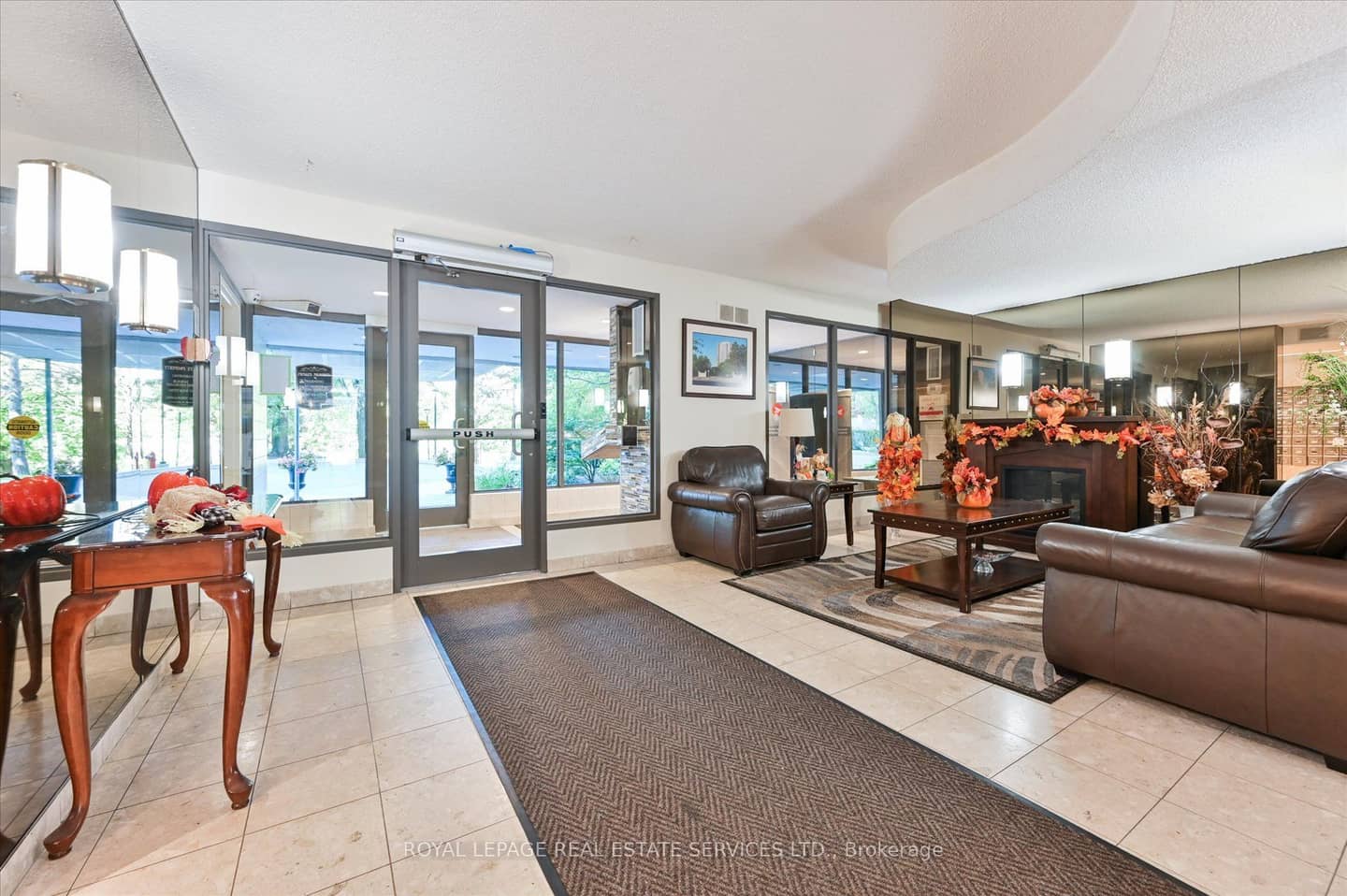 3100 Kirwin Avenue 301, Mississauga, ON L5A 3S6