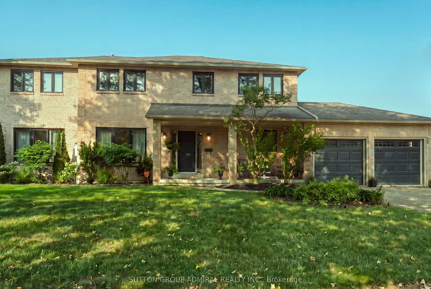 90 Brillinger Street, Richmond Hill, ON L4C 8Y3