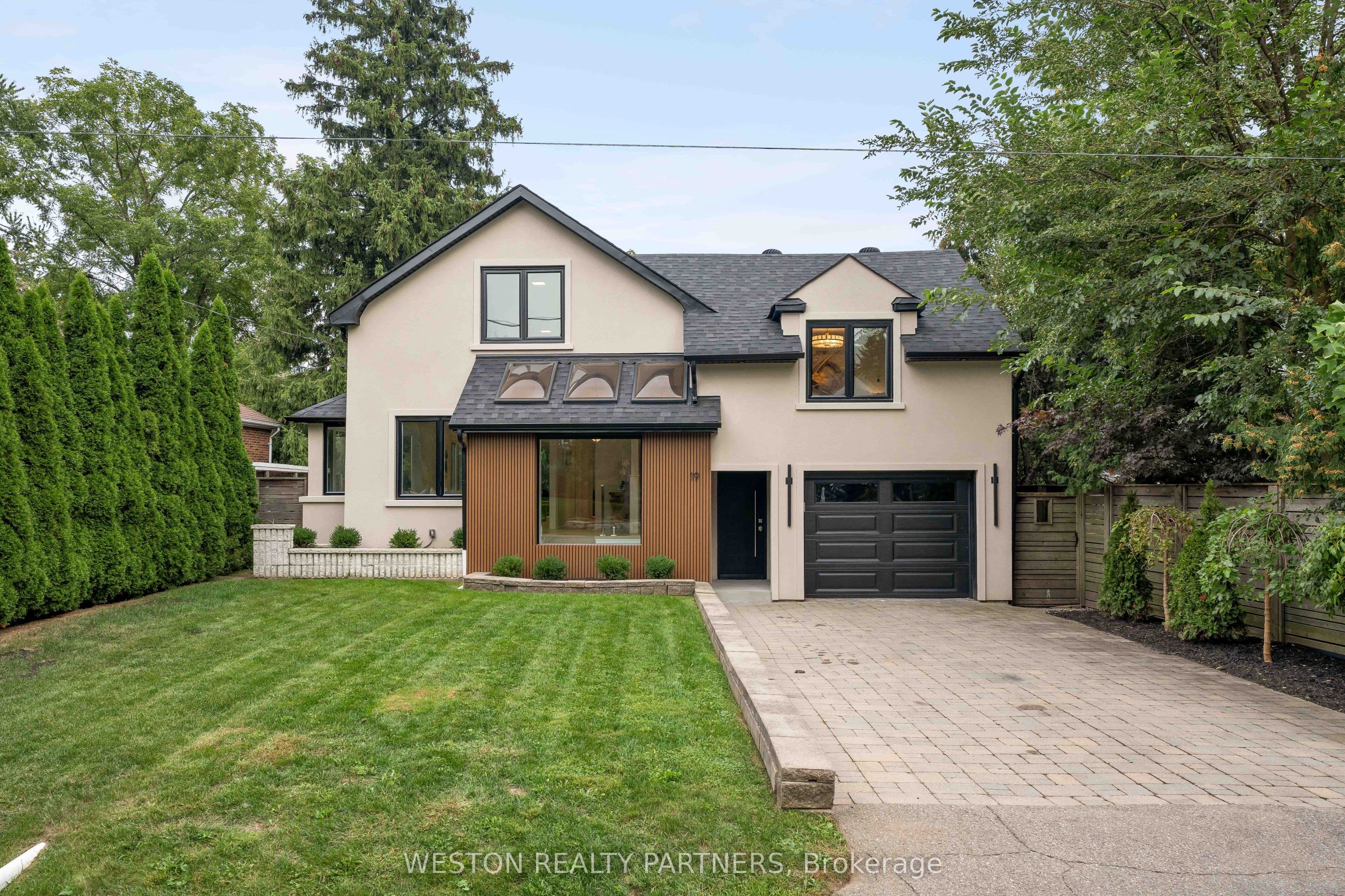 19 Mattice Road, Toronto, ON M9A 1E1