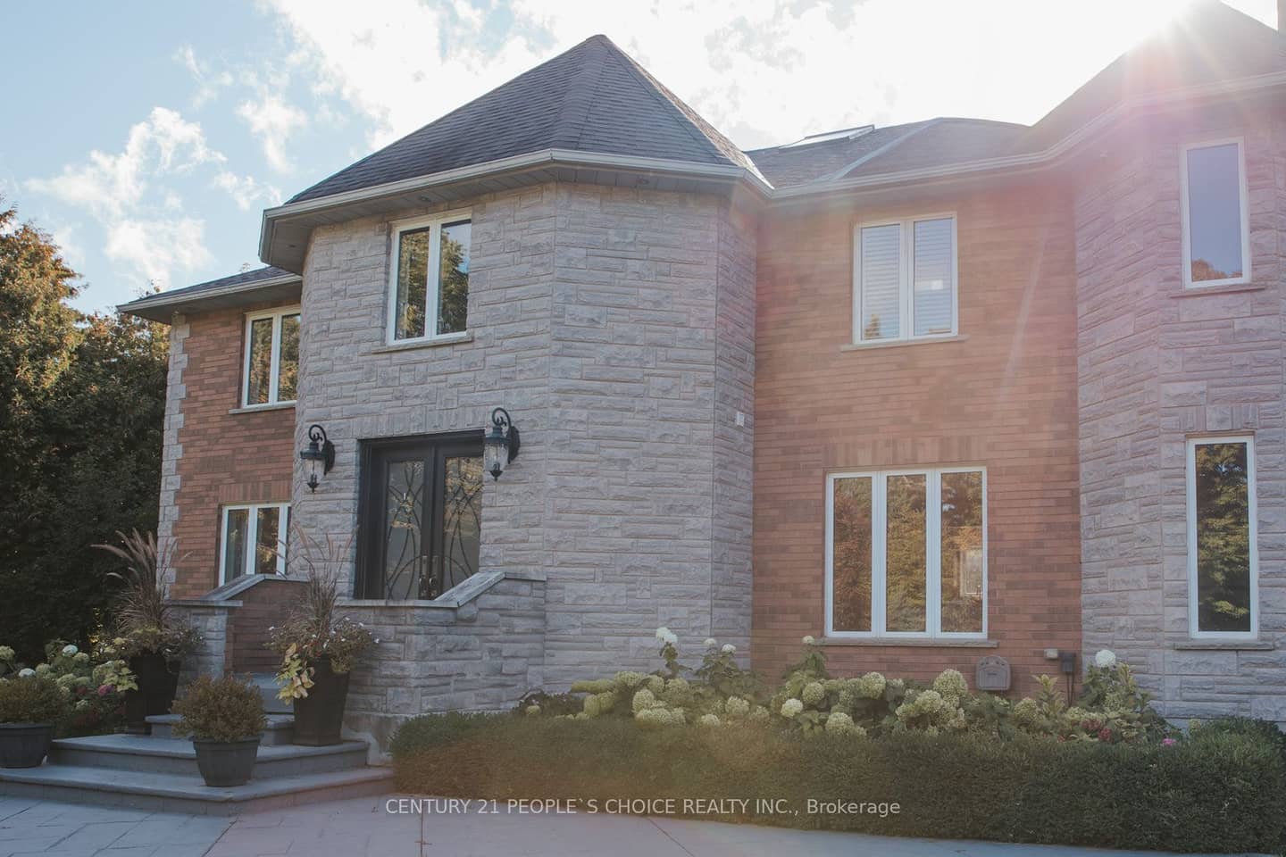 15550 Fifth Side Road, Halton Hills, ON L0P 1K0