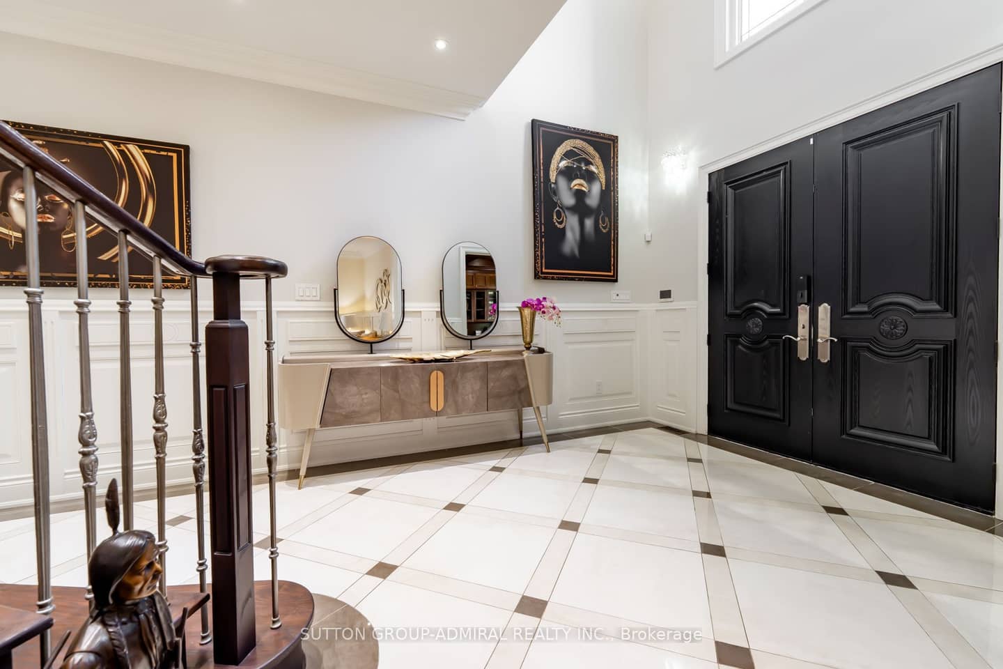 9 Calderon Crescent, Toronto, ON M2R 2E4