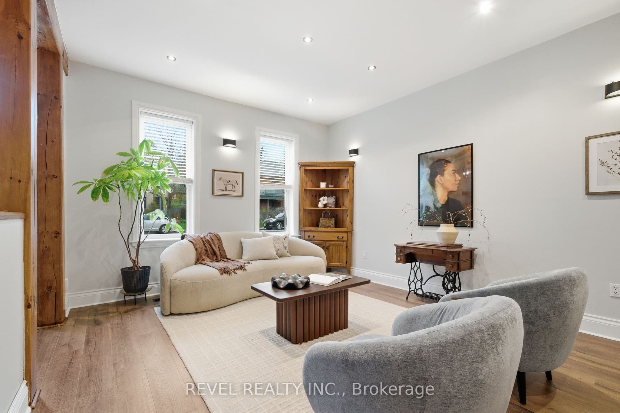 52 Cambridge Street N, Kawartha Lakes, ON K9V 4C7