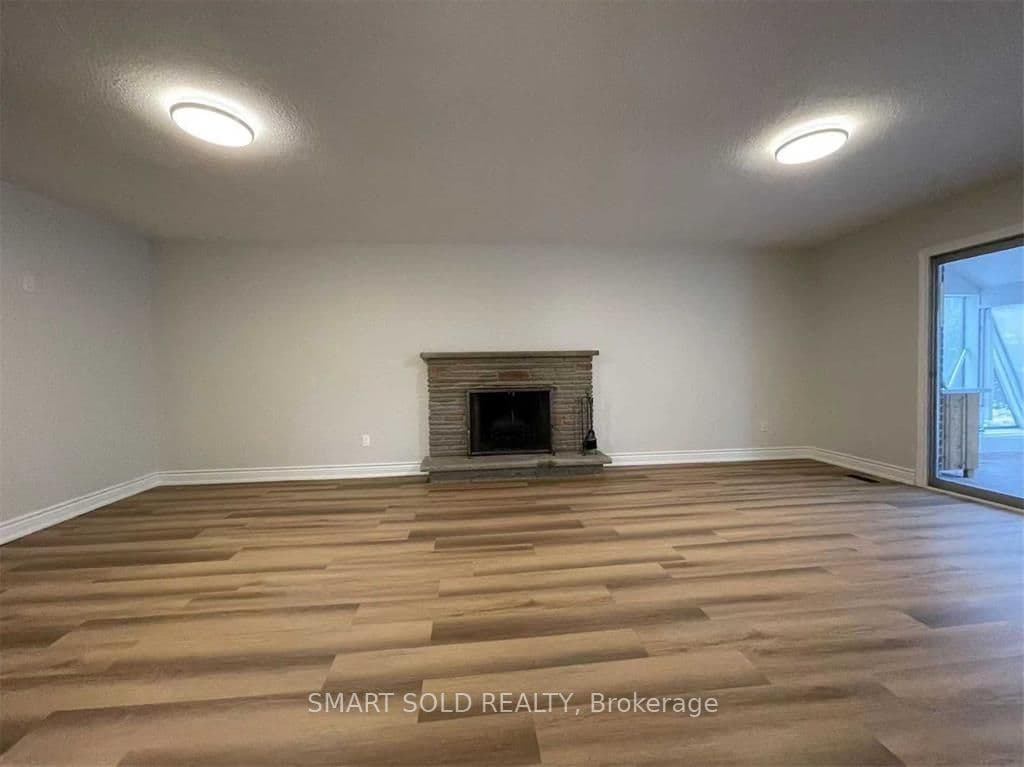 9 Salinger Court Ground & Lower, Toronto, ON M2J 3R8