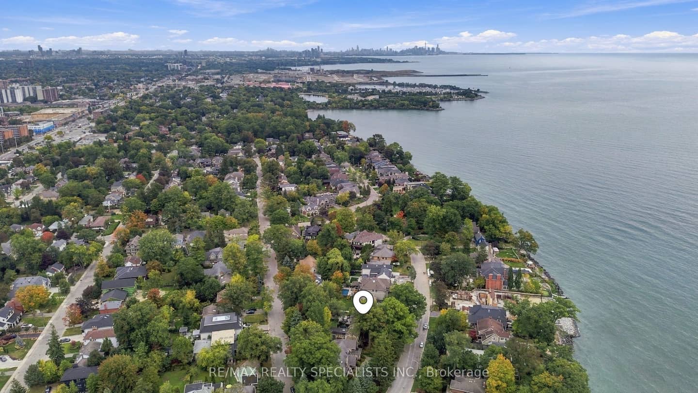 53 Cumberland Drive, Mississauga, ON L5G 3N1