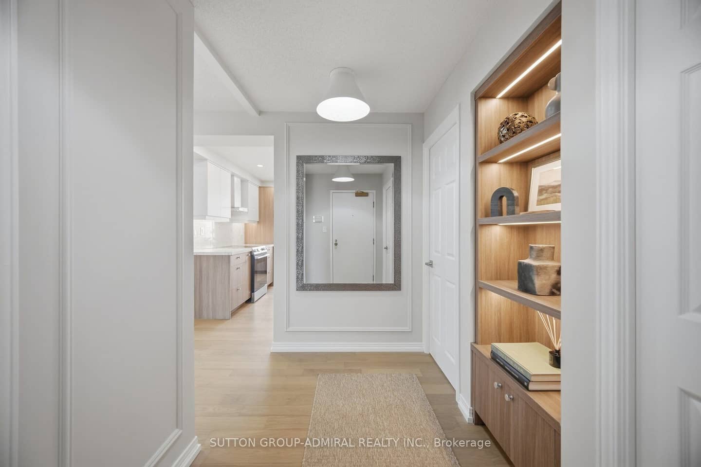 1 Aberfoyle Crescent 411, Toronto, ON M8X 2X8