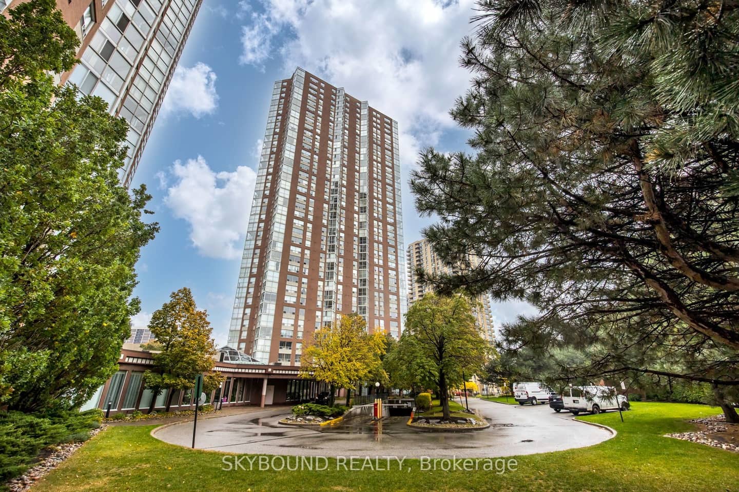 5 Concorde Place 2706, Toronto, ON M3C 3M8