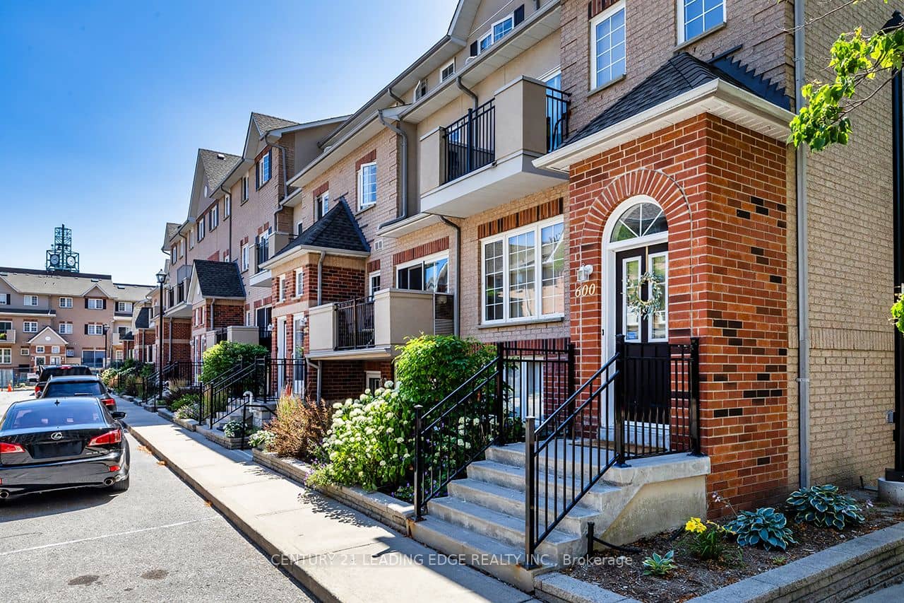 1400 N The Esplanade Drive N 621, Pickering, ON L1V 6V2