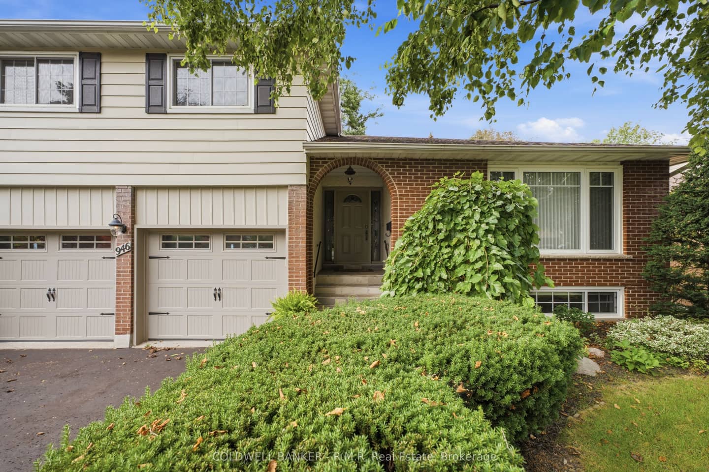 946 Beaufort Court, Oshawa, ON L1G 7J8