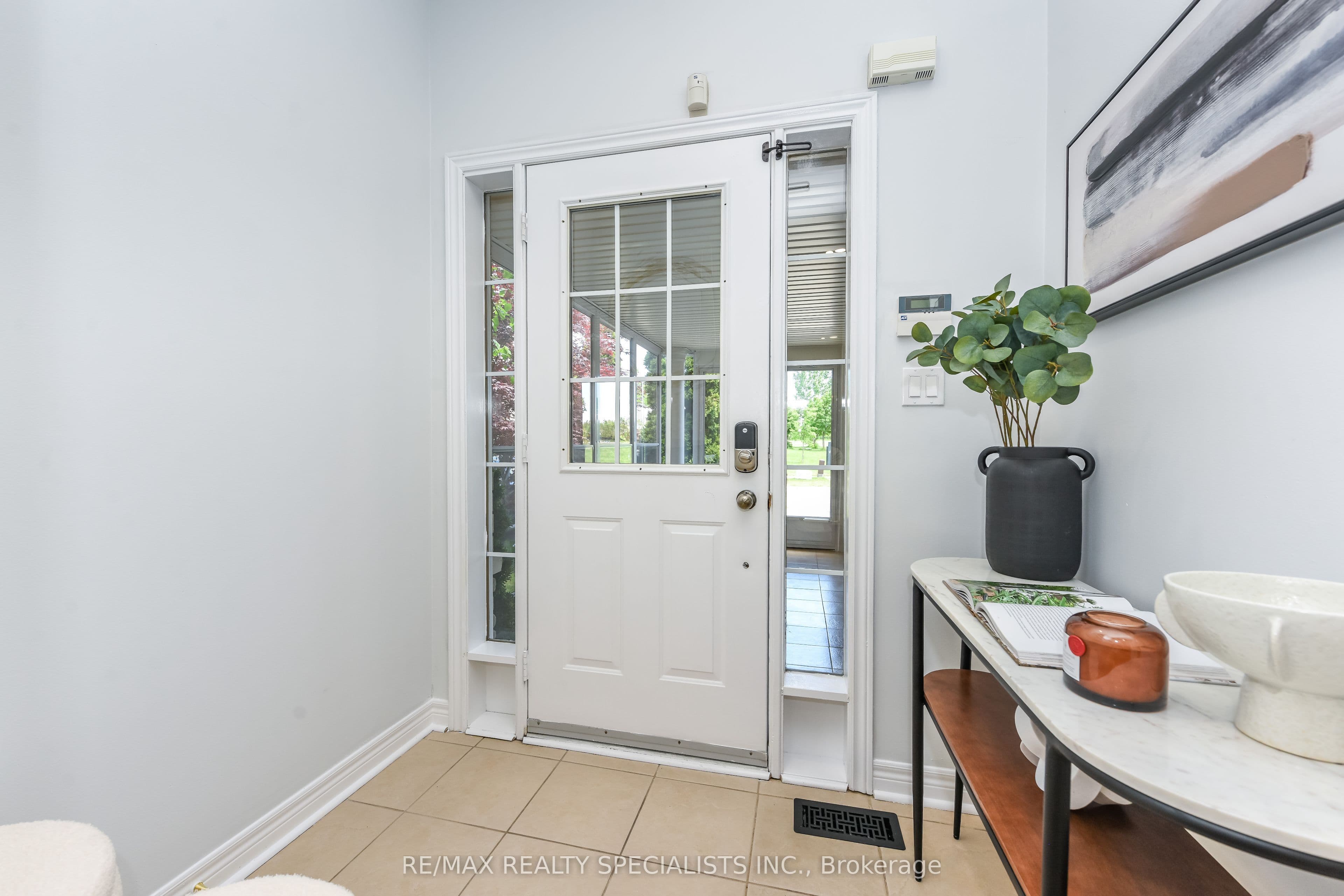 5624 Freshwater Drive, Mississauga, ON L5M 7N1