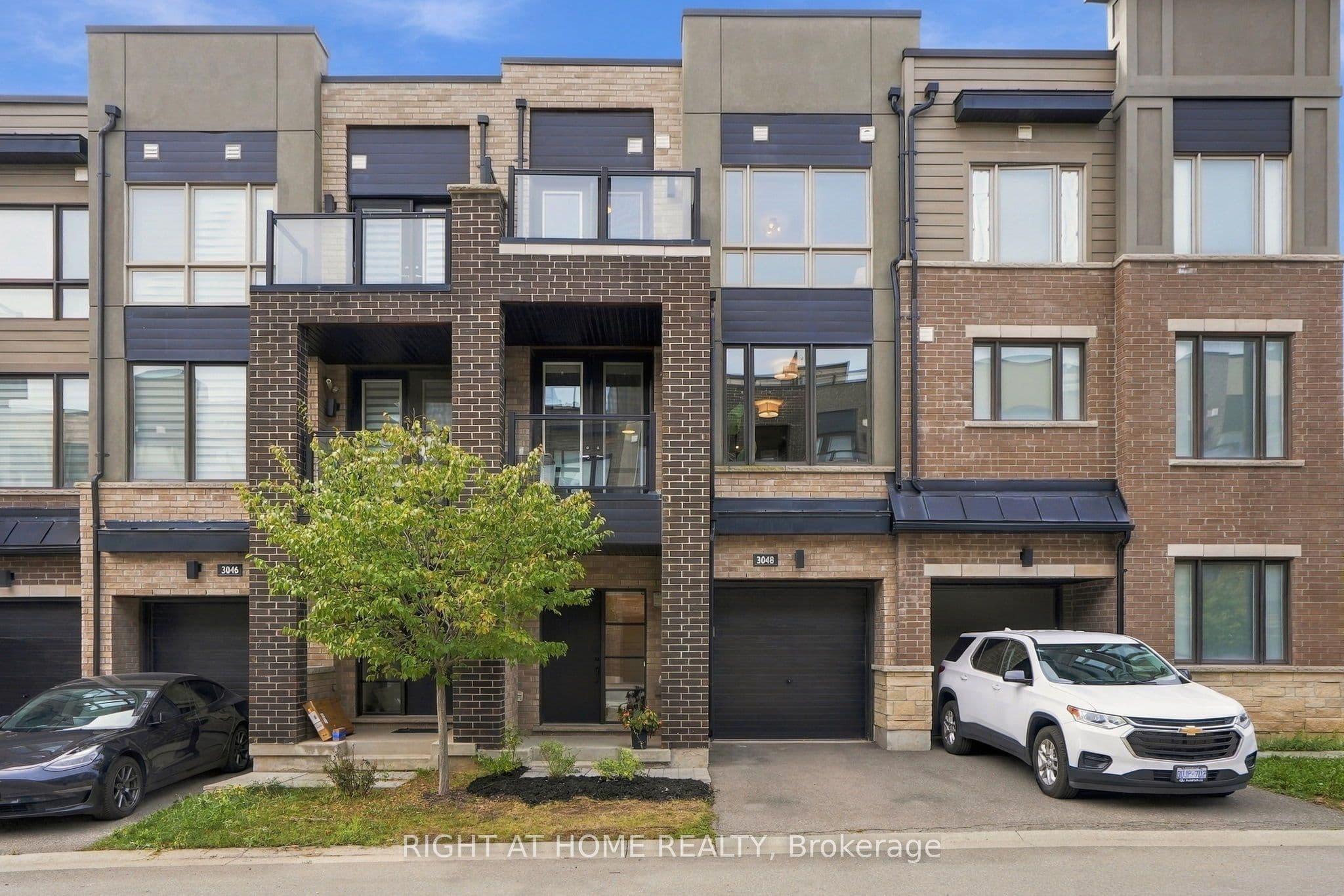 3048 Blacktusk Common, Oakville, ON L6H 0R9