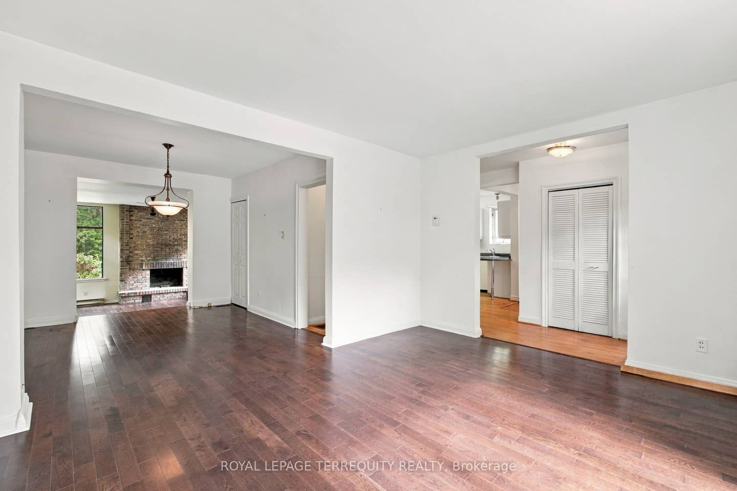 102 Anndale Drive, Toronto, ON M2N 2X4