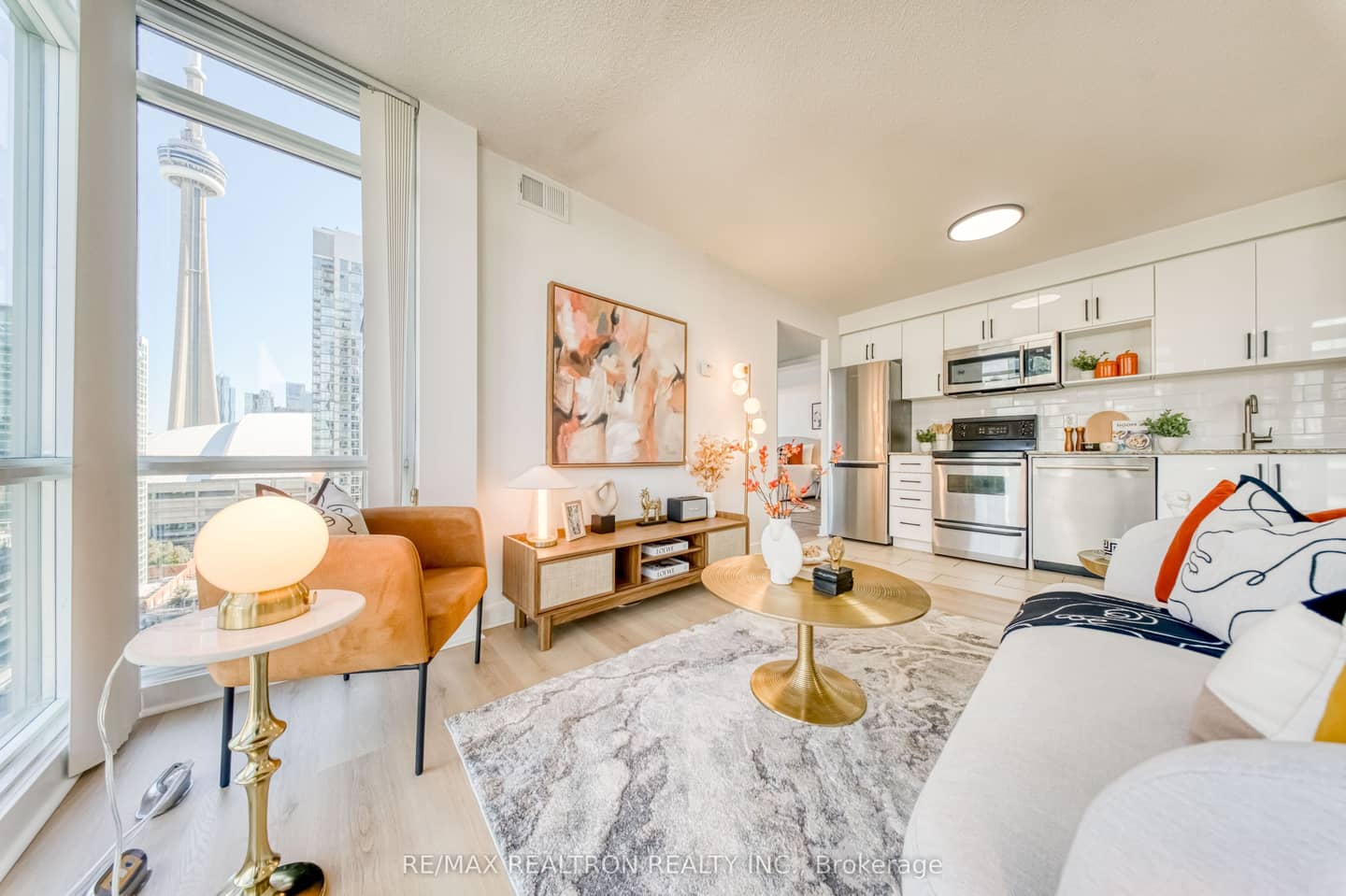 15 Fort York Boulevard 2506, Toronto, ON M5V 3Y4