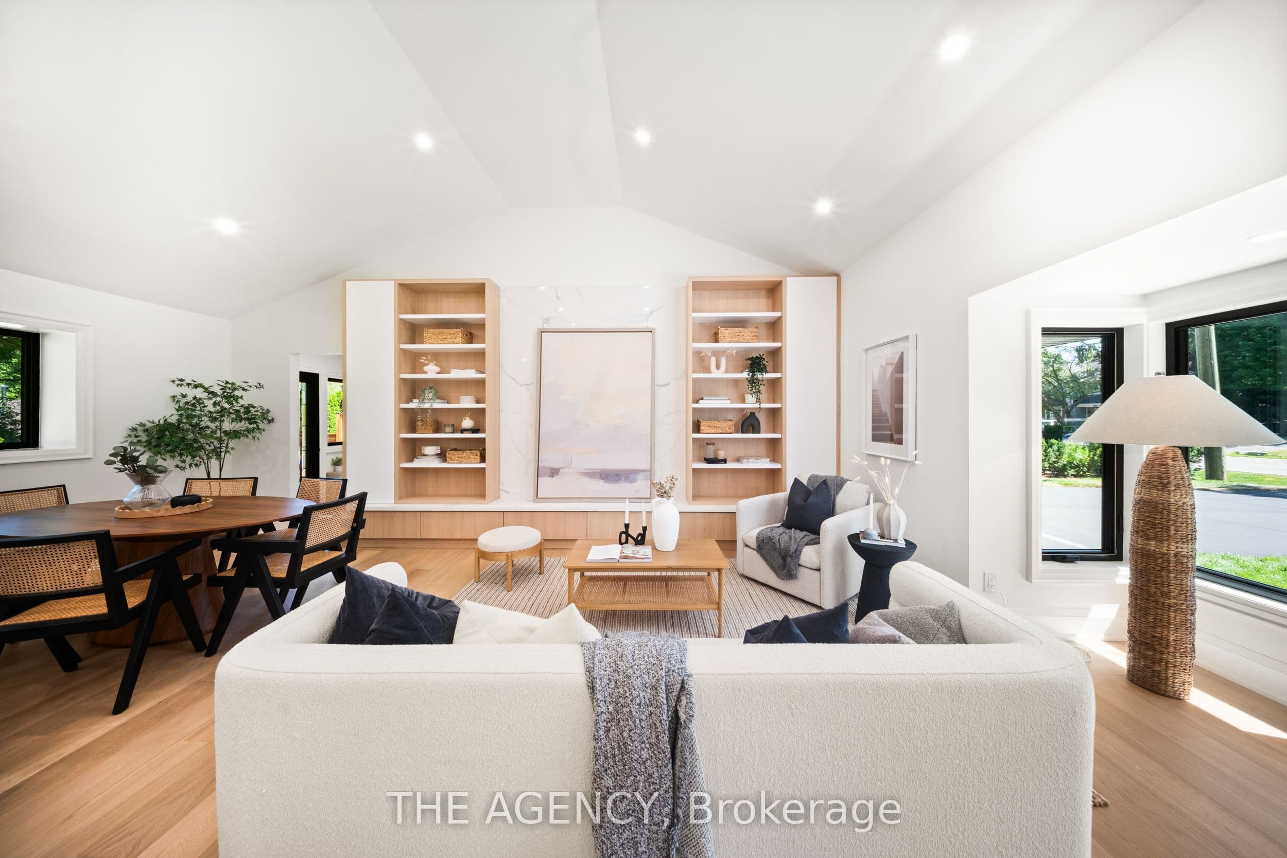 201 Trelawn Avenue, Oakville, ON L6J 4R3