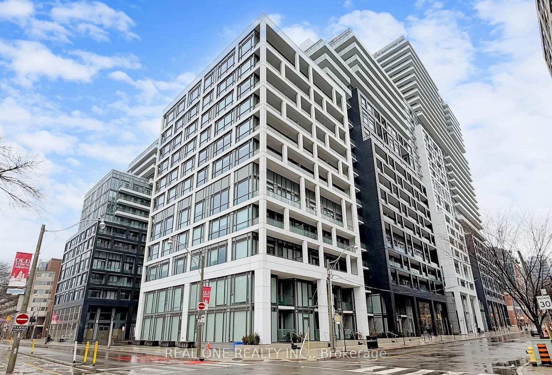 60 Princess Street 1105, Toronto, ON M5A 2C7