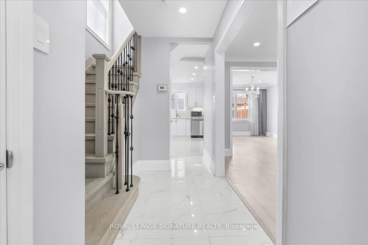 90A Bicknell Avenue, Toronto, ON M6M 4G7