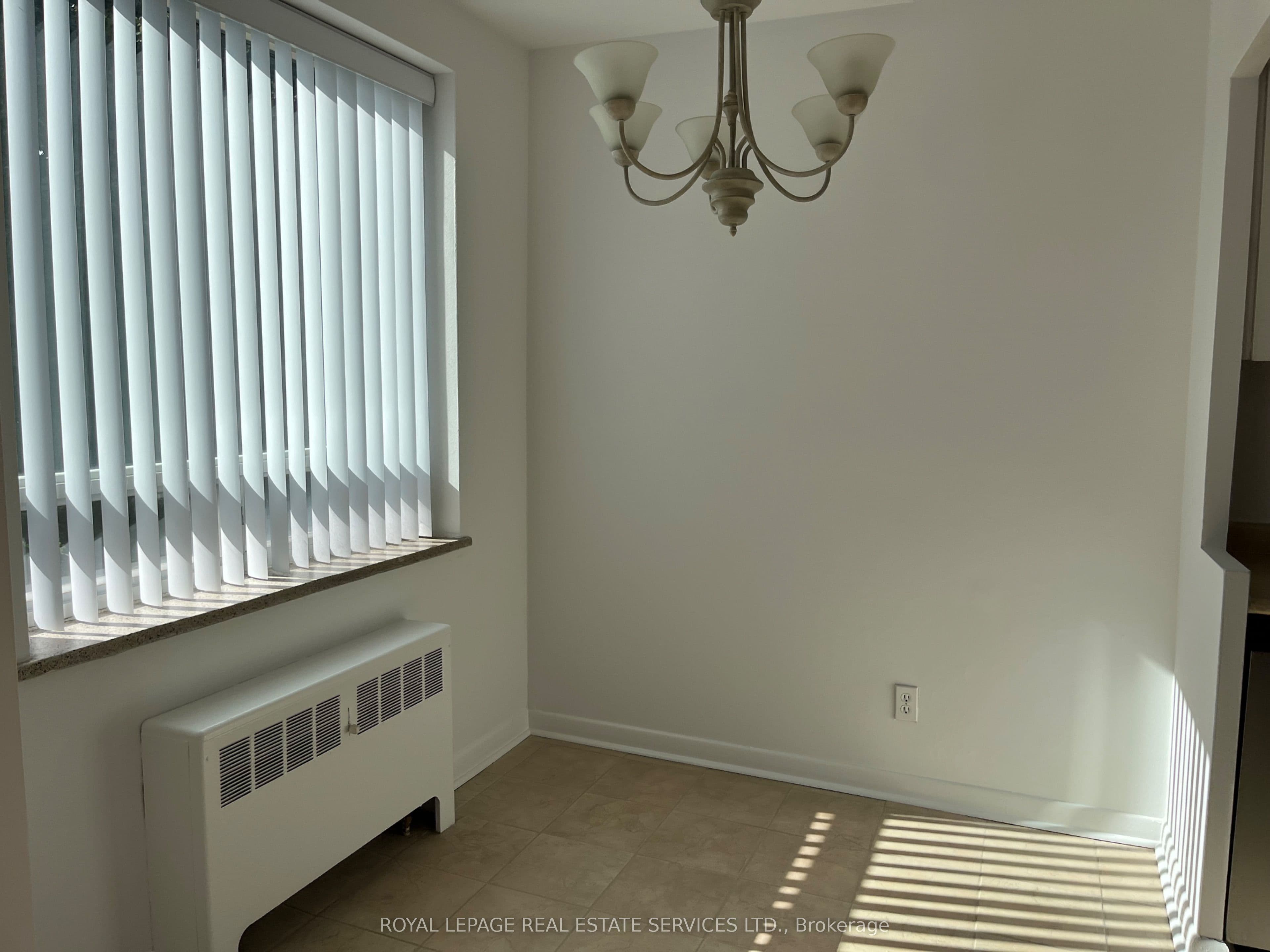 219 Wilson Avenue 403, Toronto, ON M5M 3B2