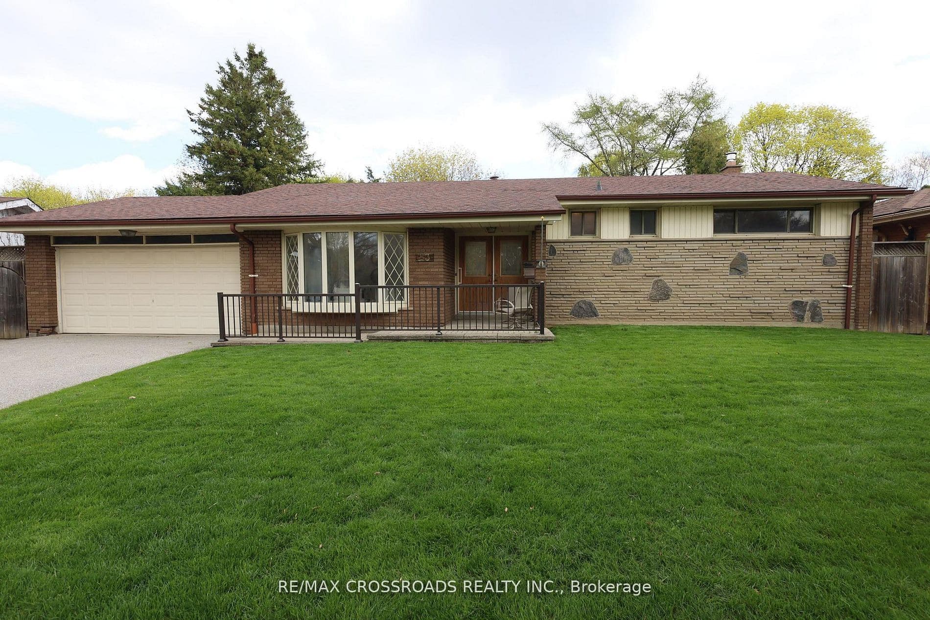 83 Pegasus Trail, Toronto, ON M1G 3N8