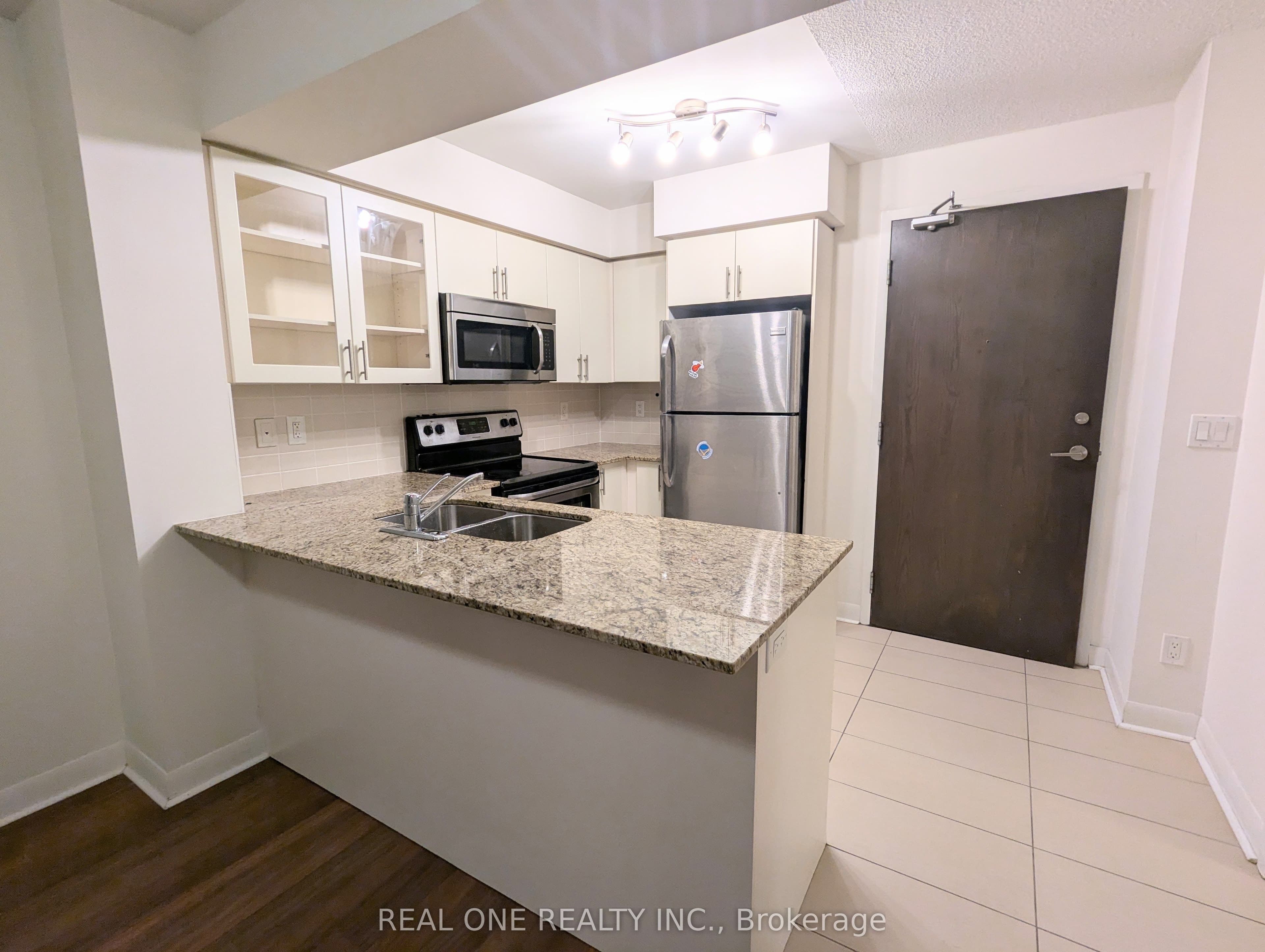 75 Norman Bethune Avenue 621, Richmond Hill, ON L4B 0B6