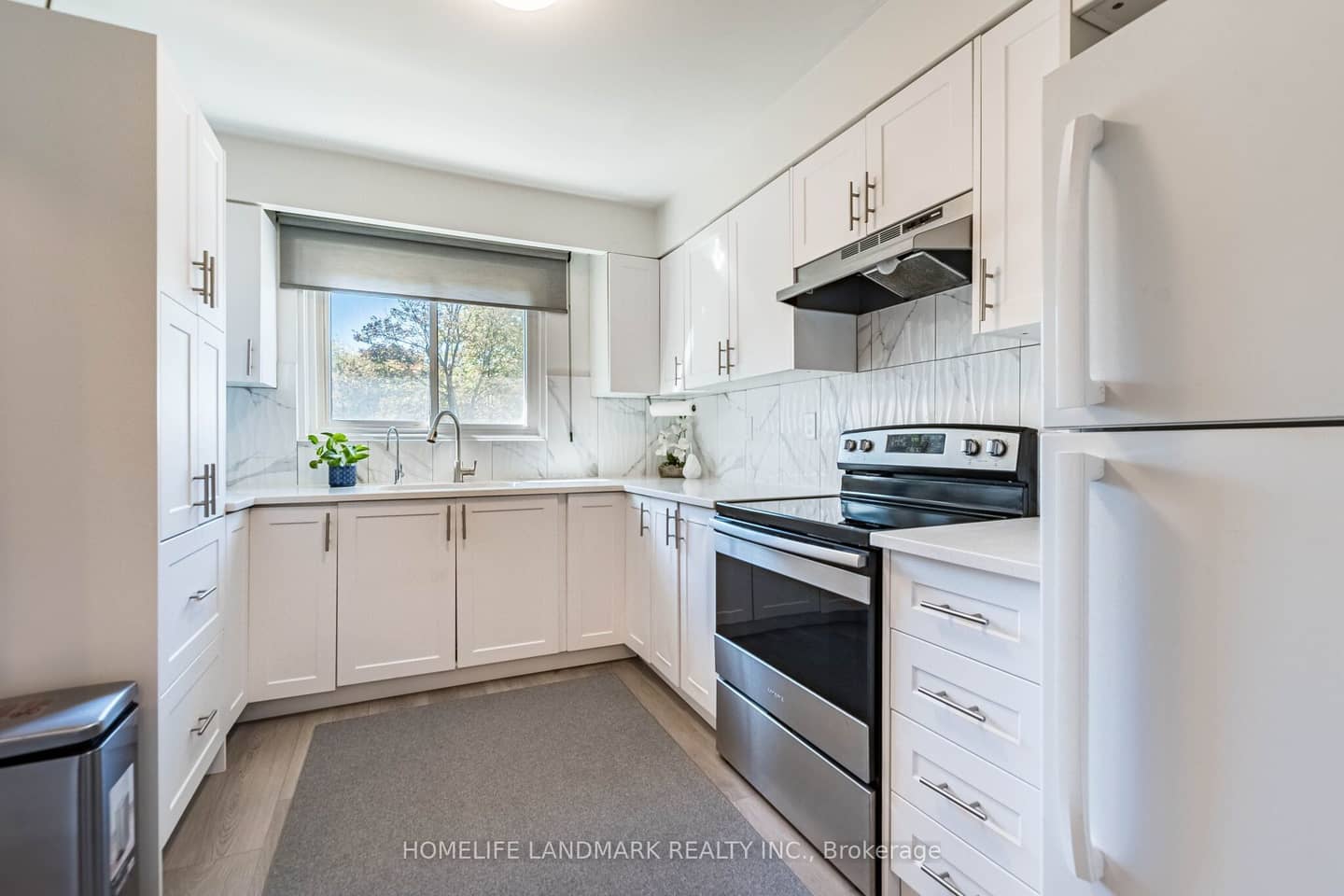 400 Mississ Valley Boulevard 160, Mississauga, ON L5A 3N6