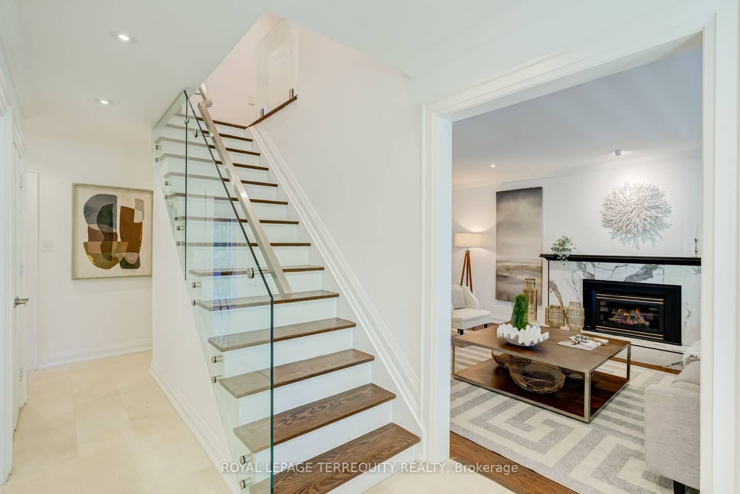 258 Guildwood Parkway, Toronto, ON M1E 1P8