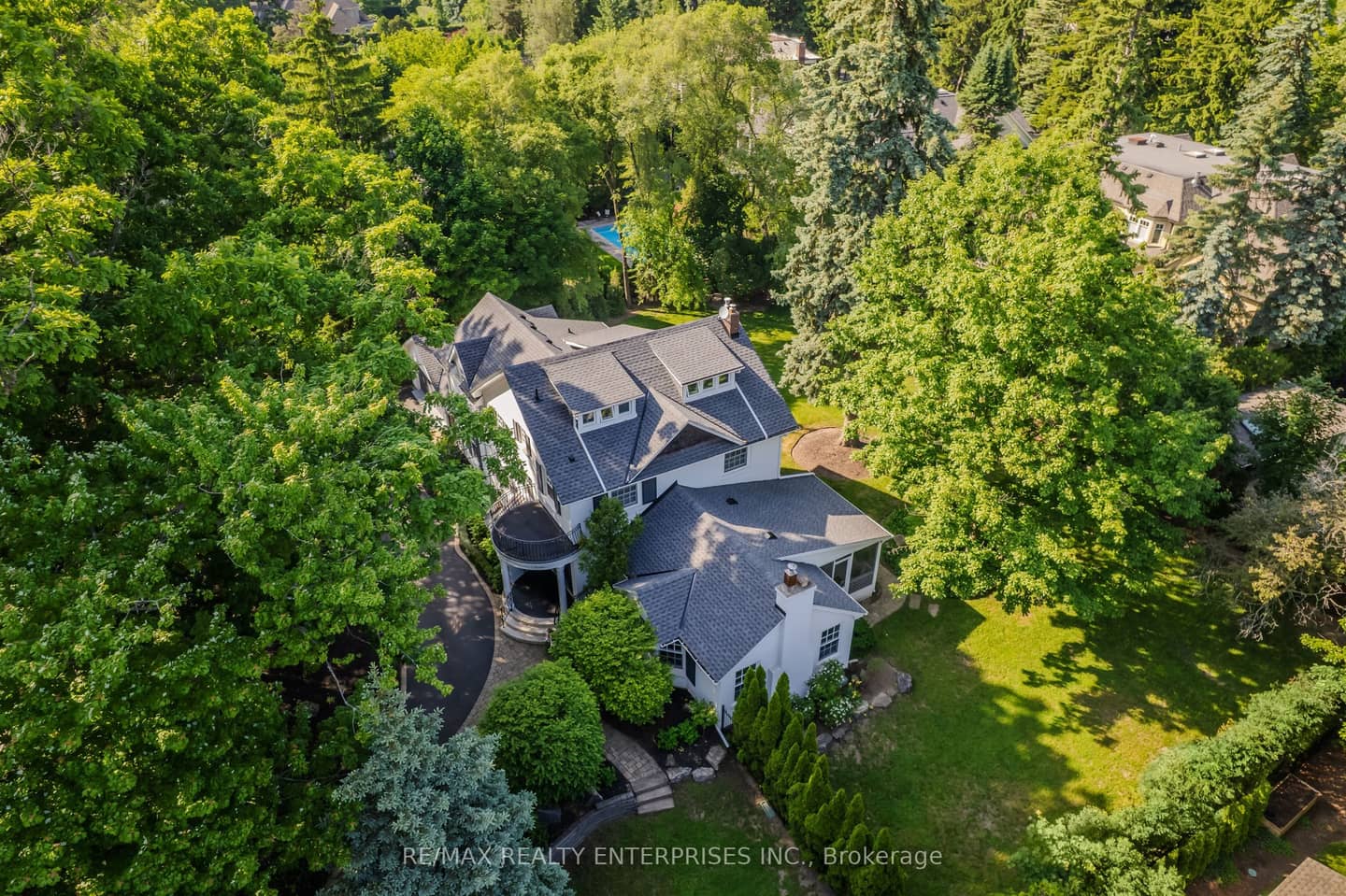 317 Gloucester Avenue, Oakville, ON L6J 3W8