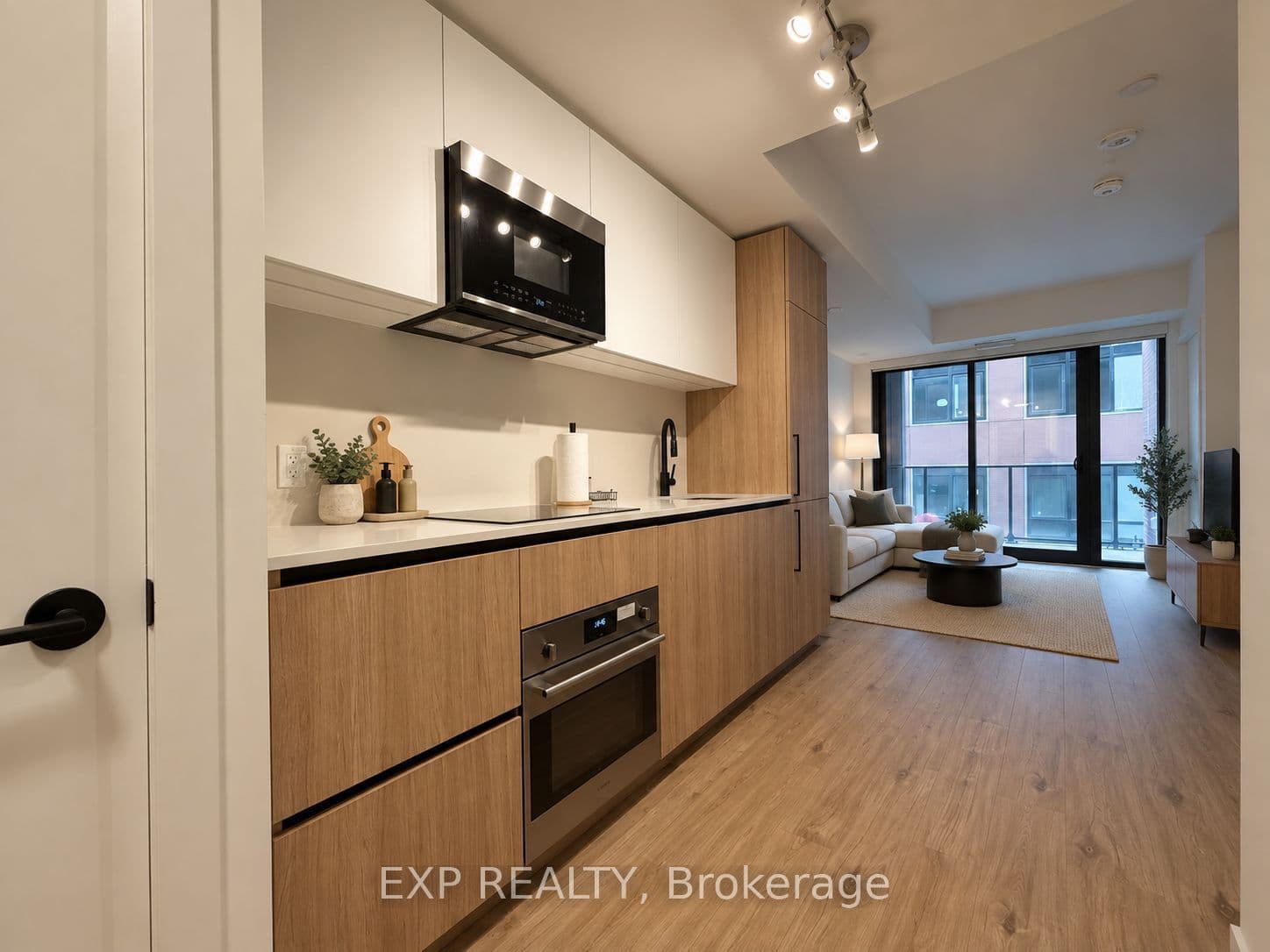 35 Parliament Street 412, Toronto, ON M5A 0Z5