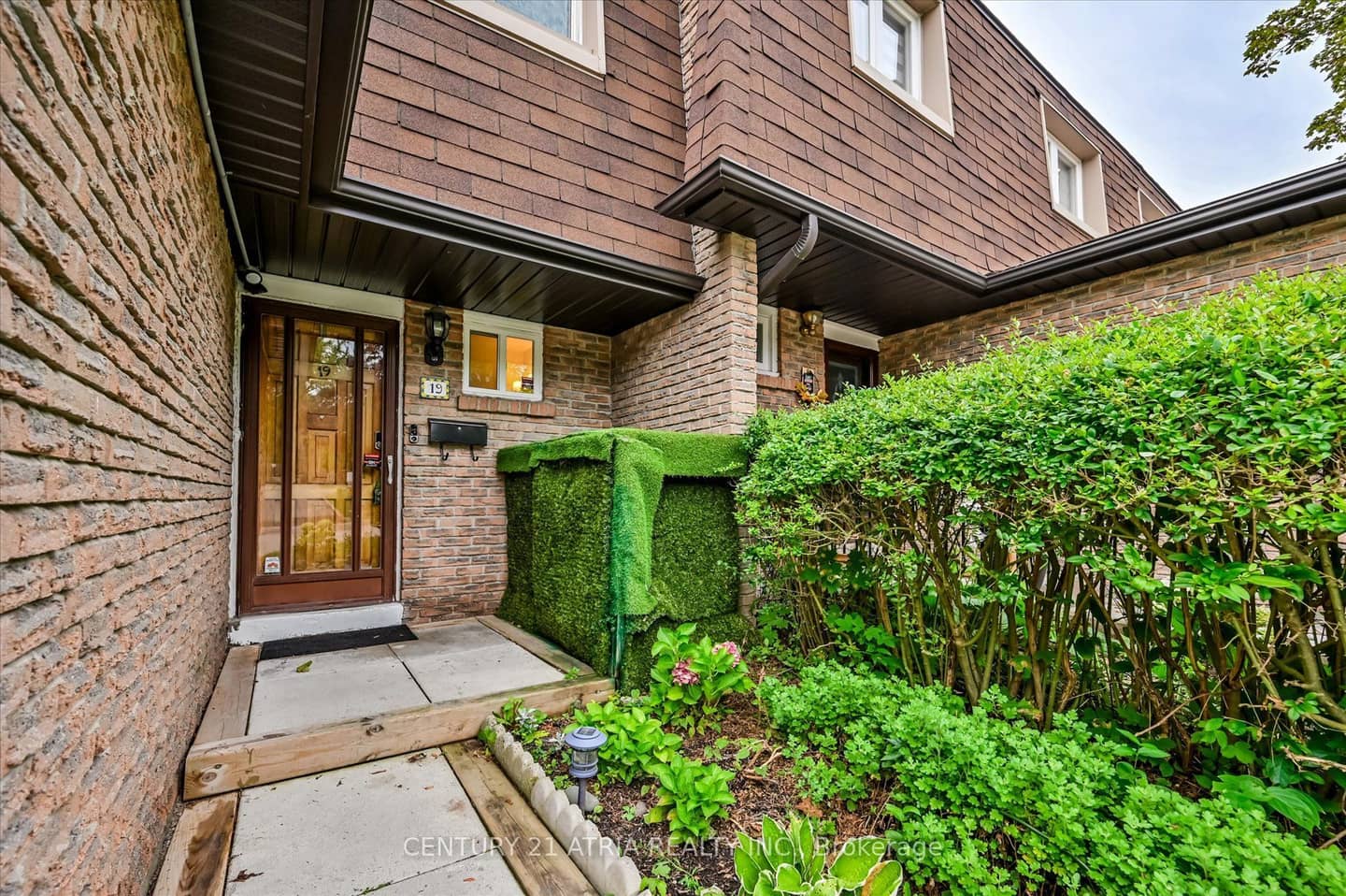 19 Aspenwood Drive, Toronto, ON M2H 3E1