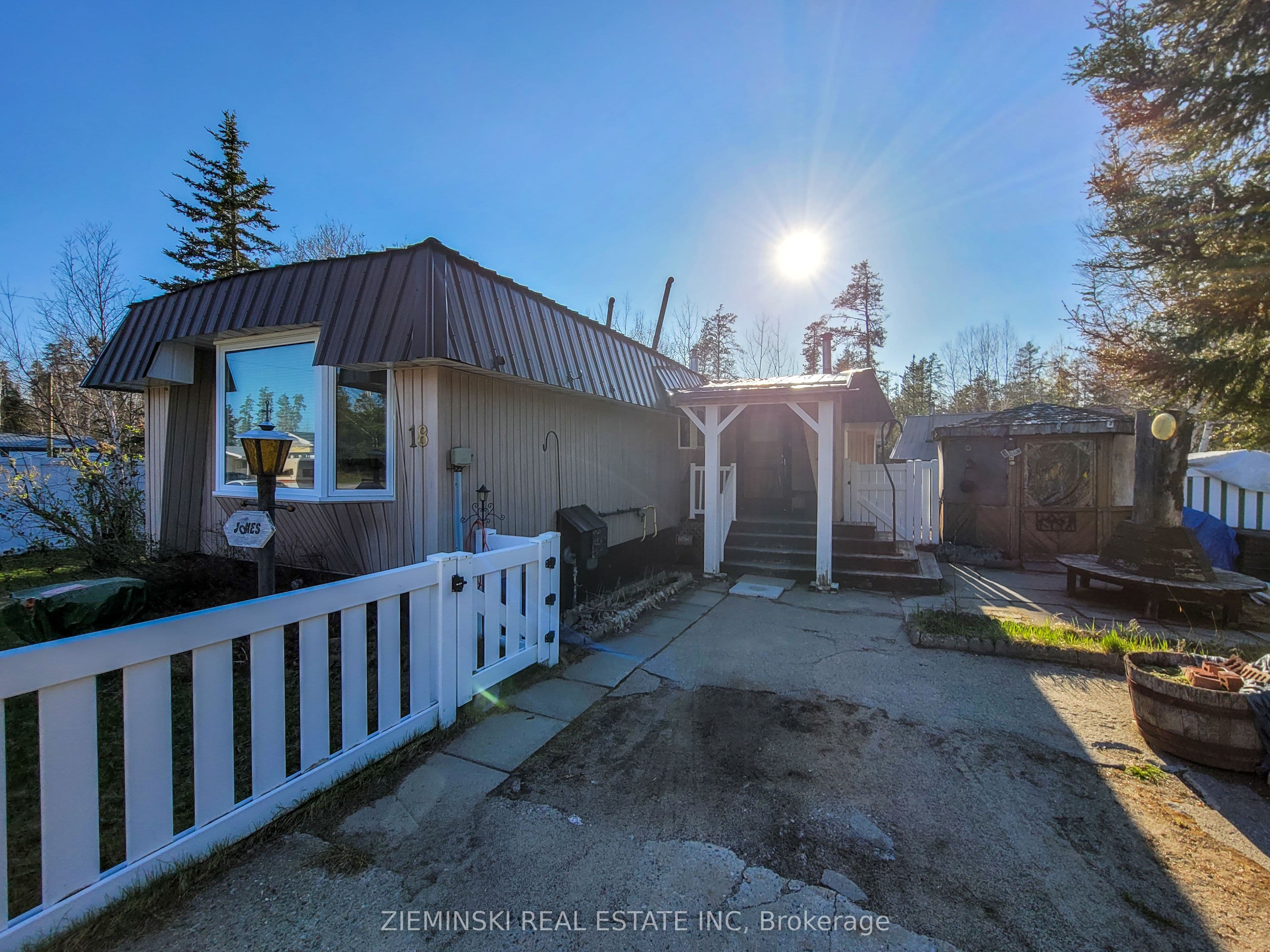 18-8885 Hwy 11 Highway, Iroquois Falls, ON P0K 1G0