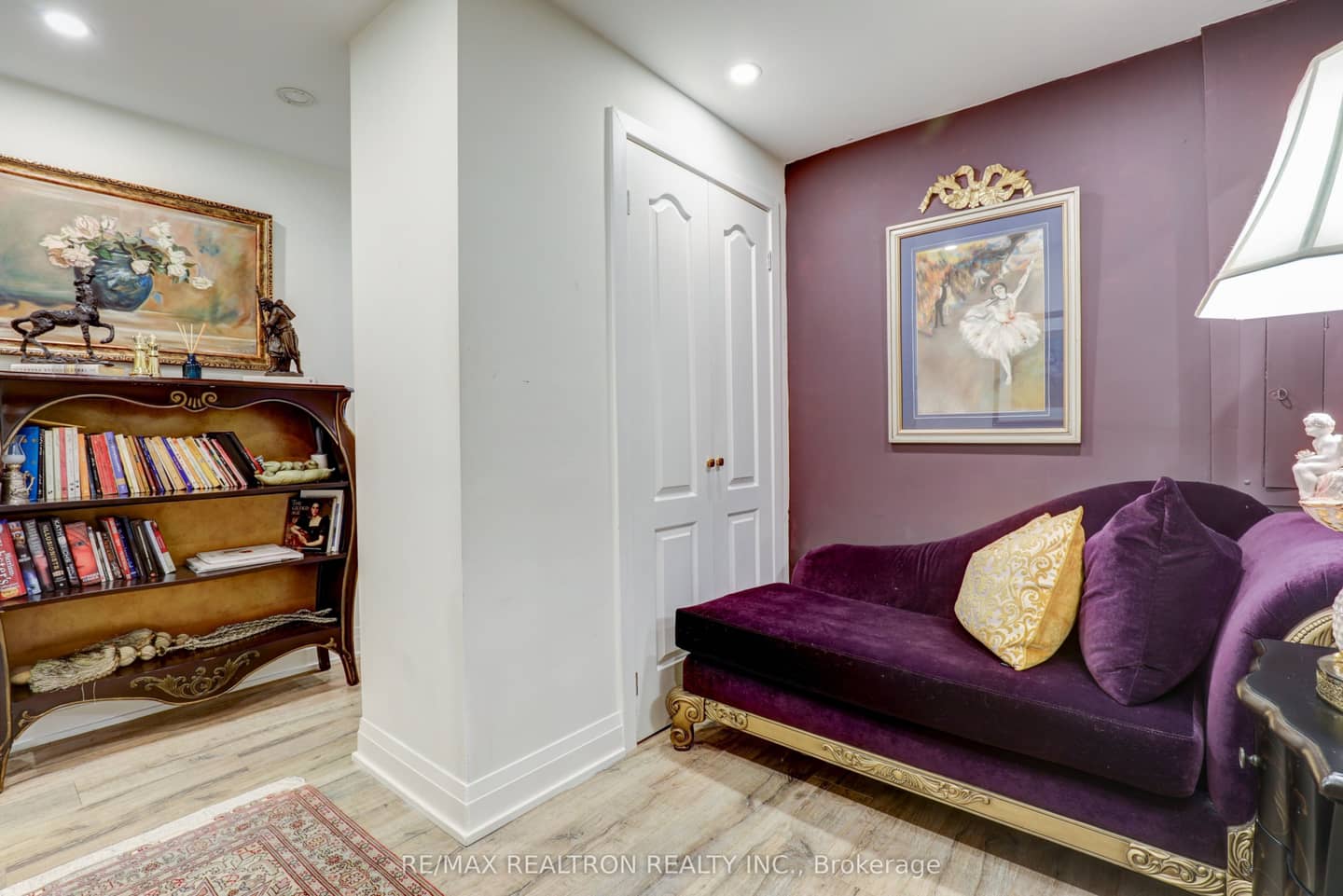 60 Inverlochy Boulevard 709, Markham, ON L3T 4T7