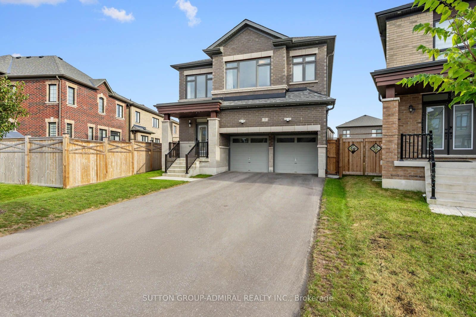 7 Priory Drive, Whitby, ON L1P 0K9