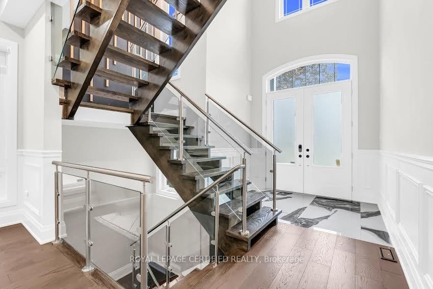 185 Burloak Drive, Oakville, ON L7L 4W4