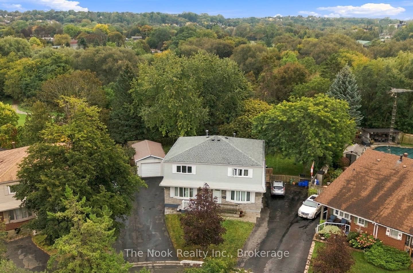 456 Harcourt Drive, Oshawa, ON L1H 6V6