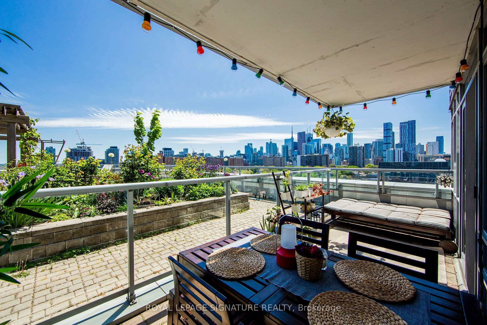 25 Cole Street 1007, Toronto, ON M5A 4M3